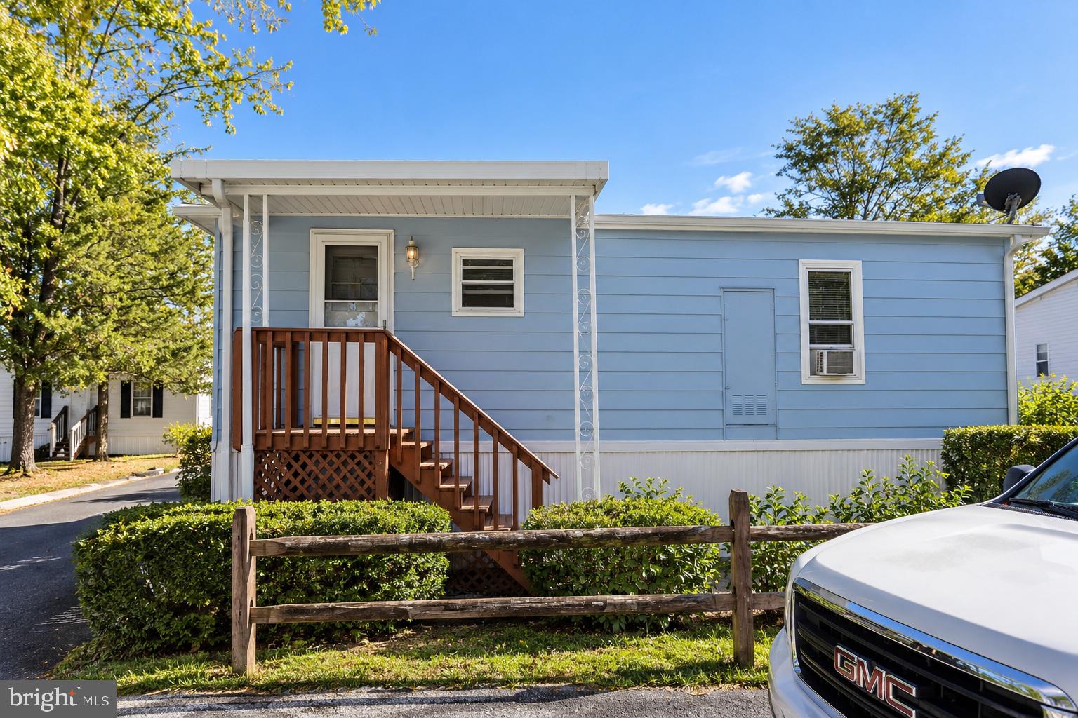 8 S PAULA STREET
