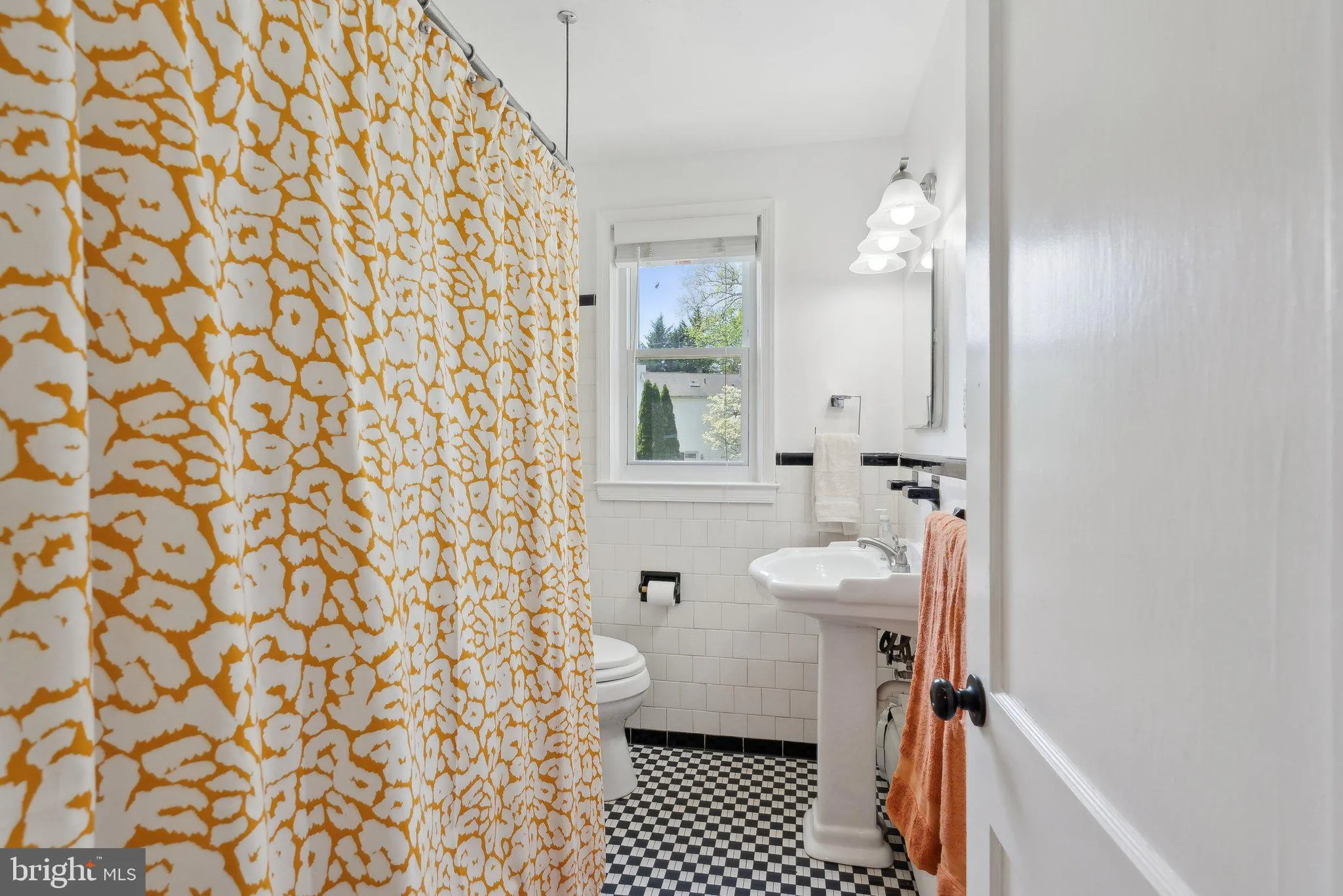 Lutherville Timonium, Maryland 21093, United States, 3 Bedrooms Bedrooms, ,2 BathroomsBathrooms,Residential,Pending,116965