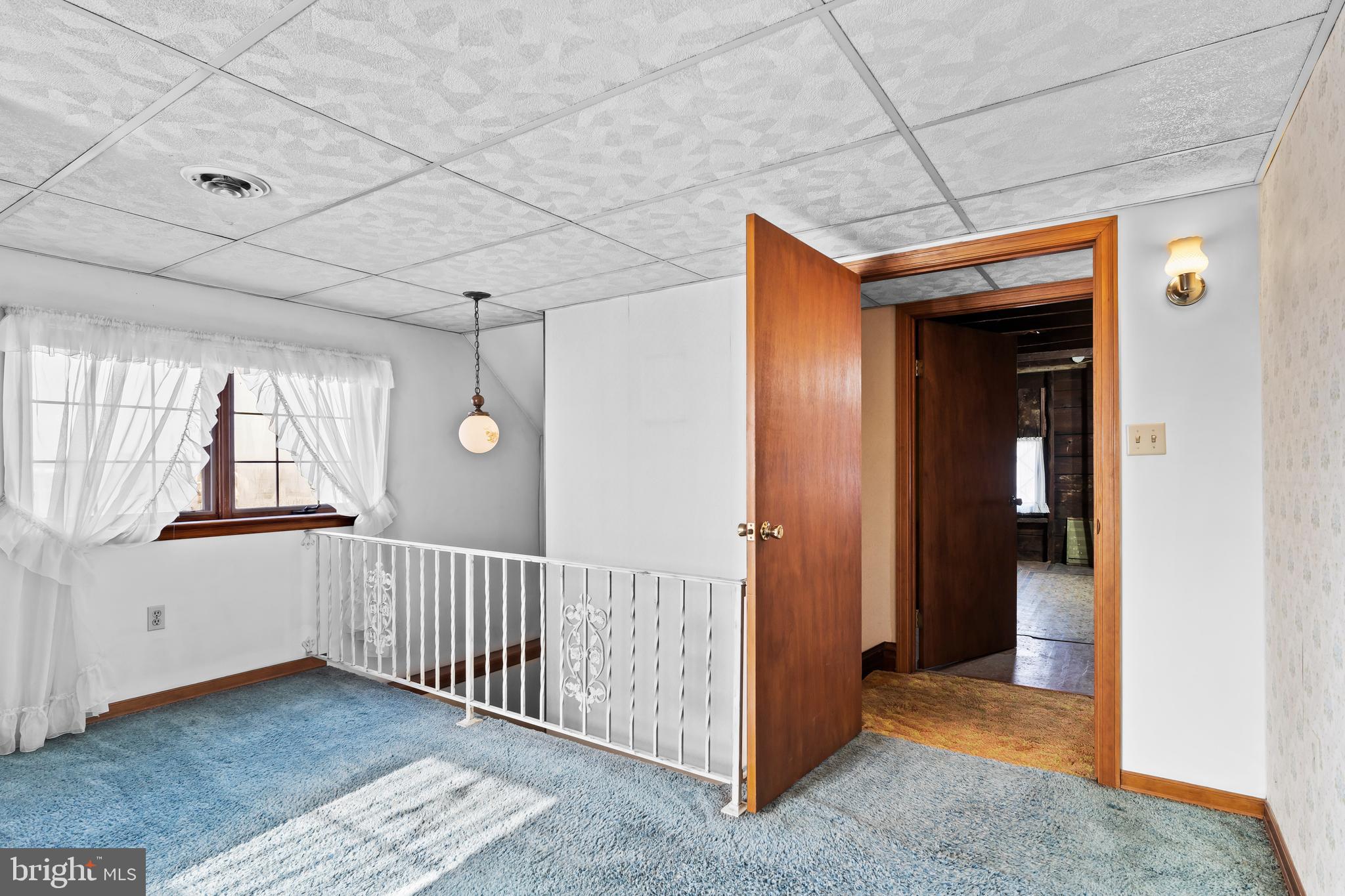 SOUTH EARLINGTON - Residential