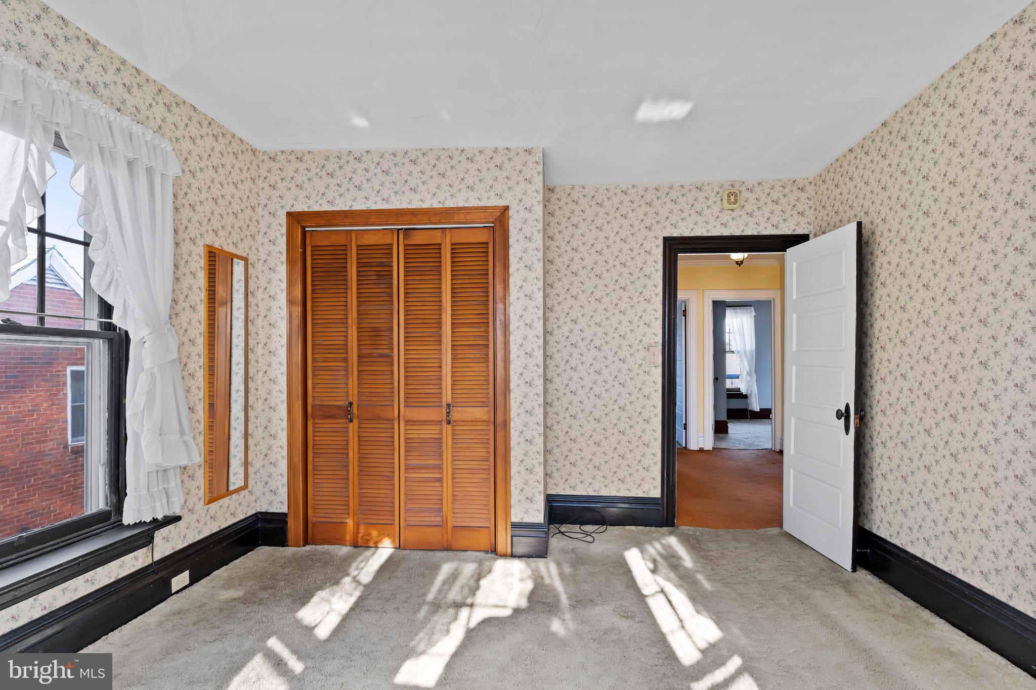 SOUTH EARLINGTON - Residential