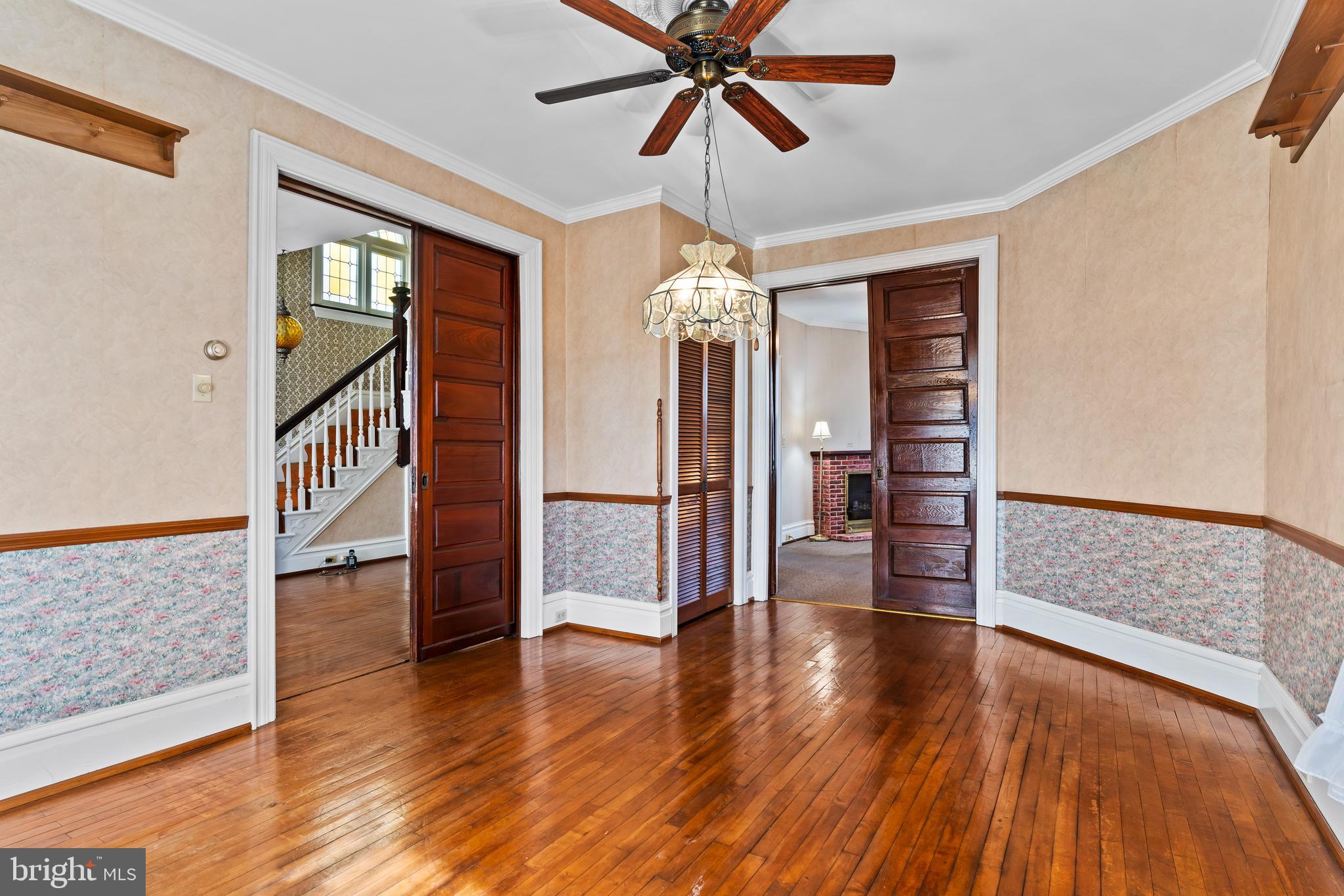 SOUTH EARLINGTON - Residential