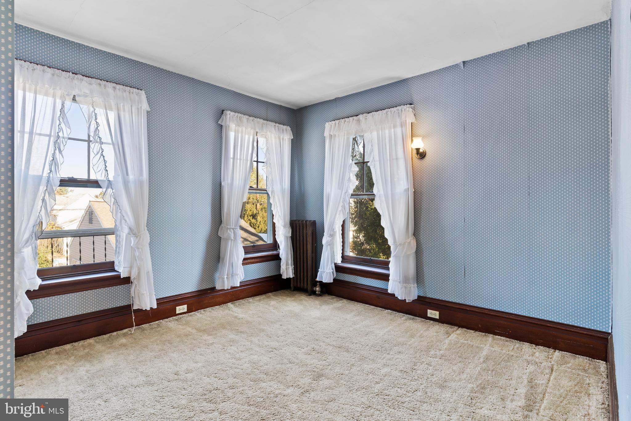 SOUTH EARLINGTON - Residential