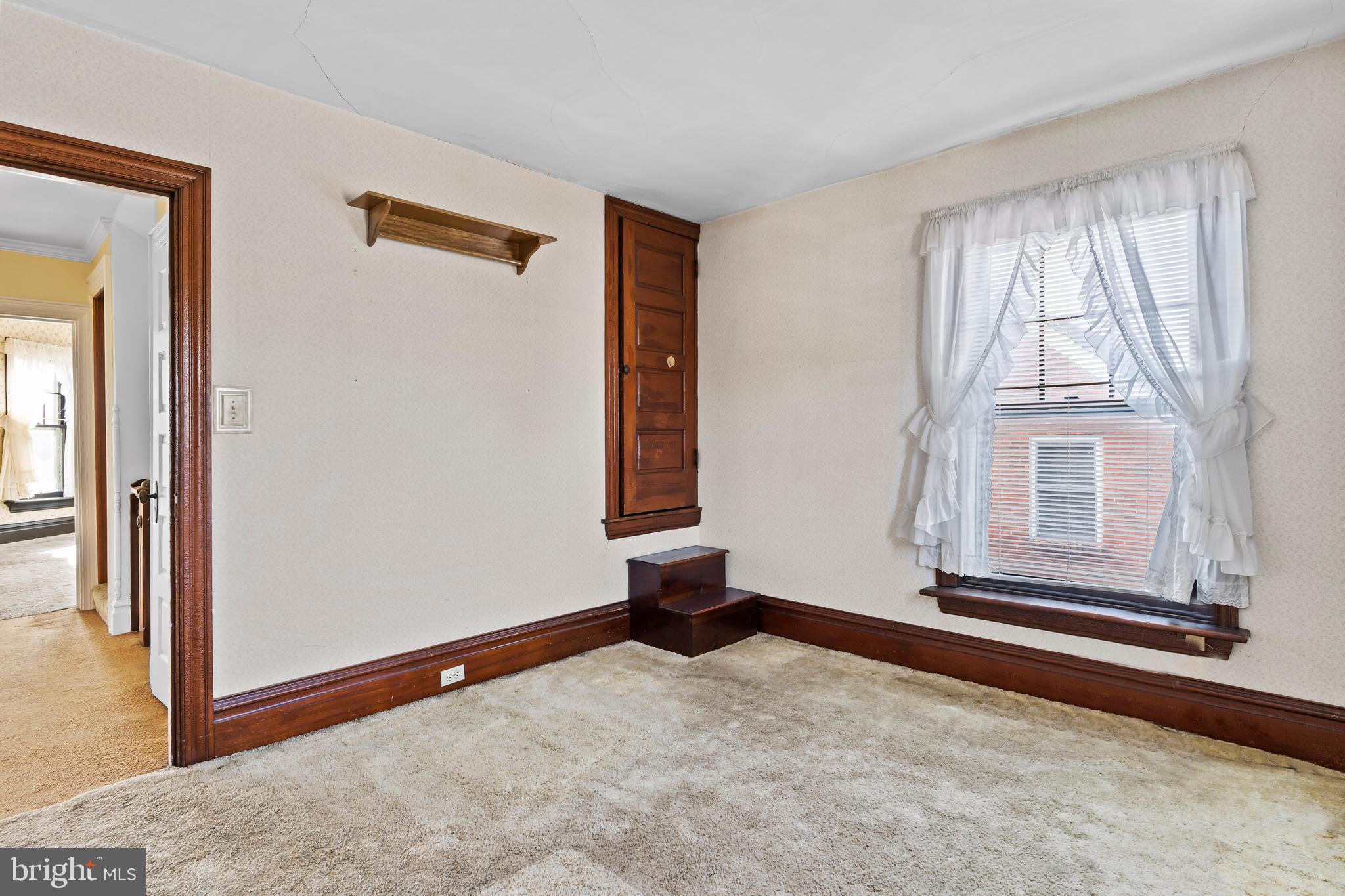 SOUTH EARLINGTON - Residential