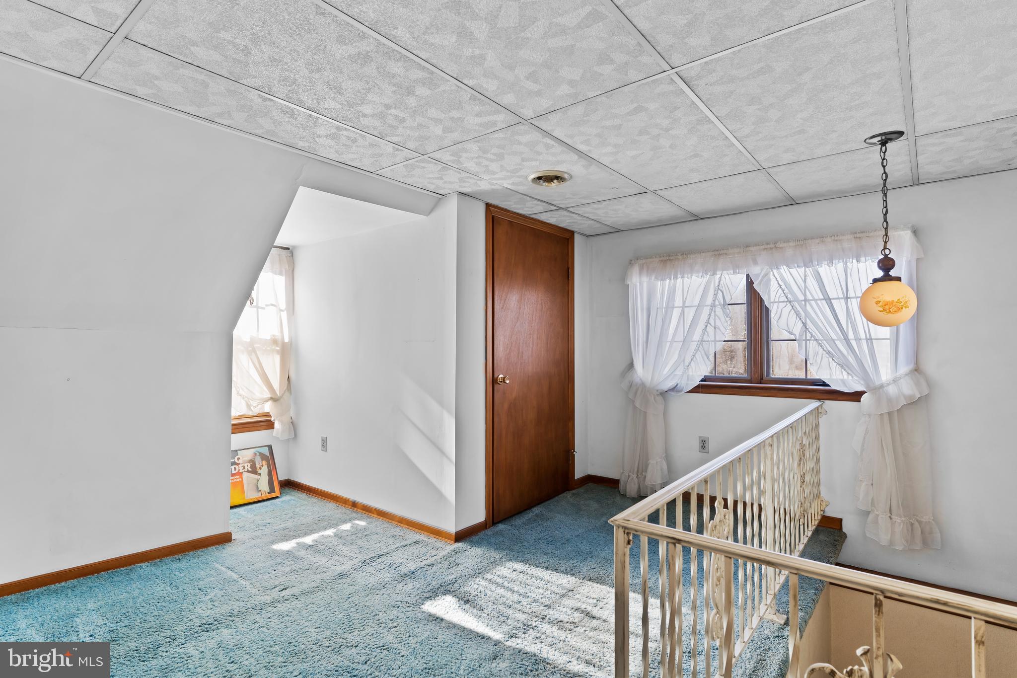 SOUTH EARLINGTON - Residential