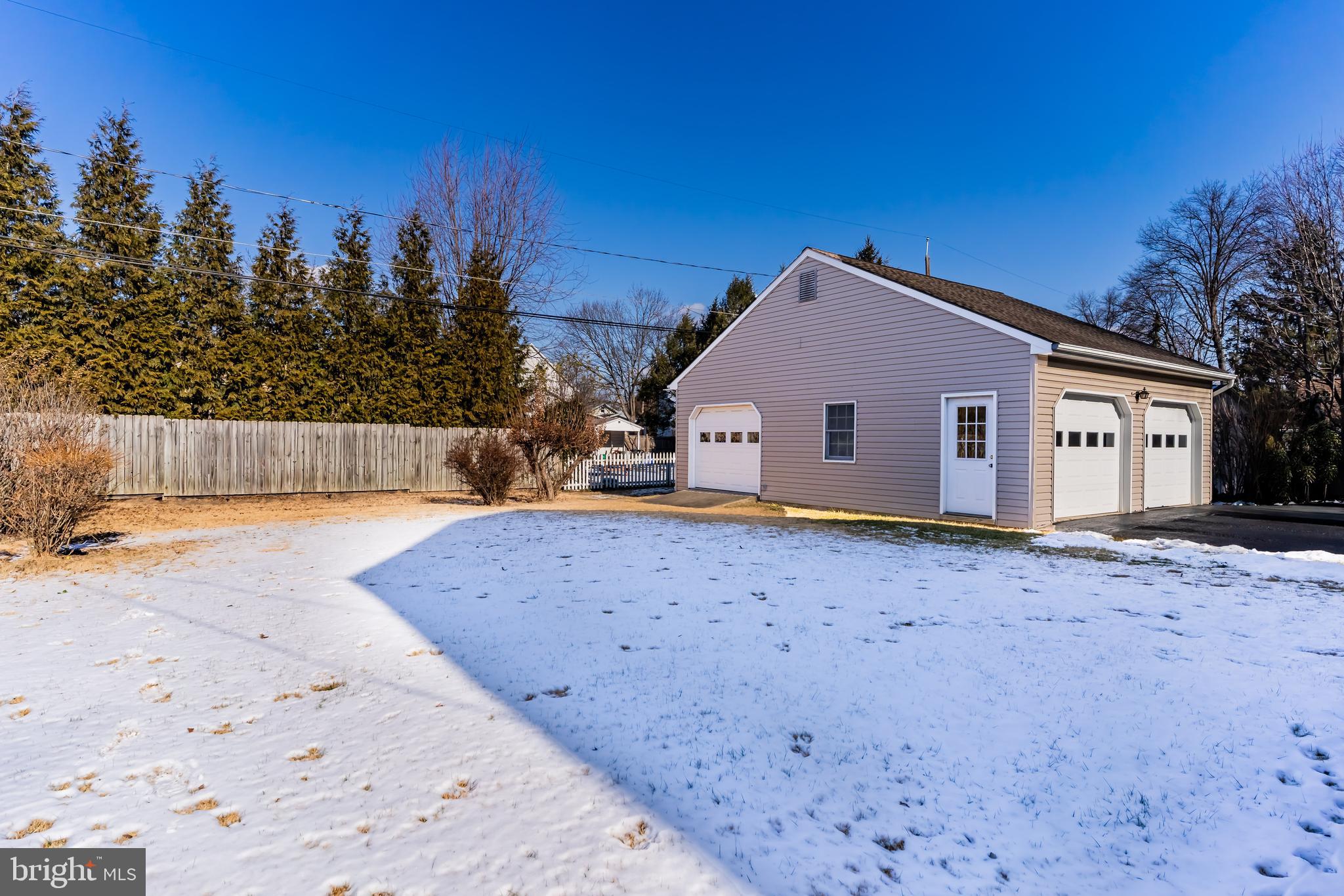 SOUTH EARLINGTON - Residential