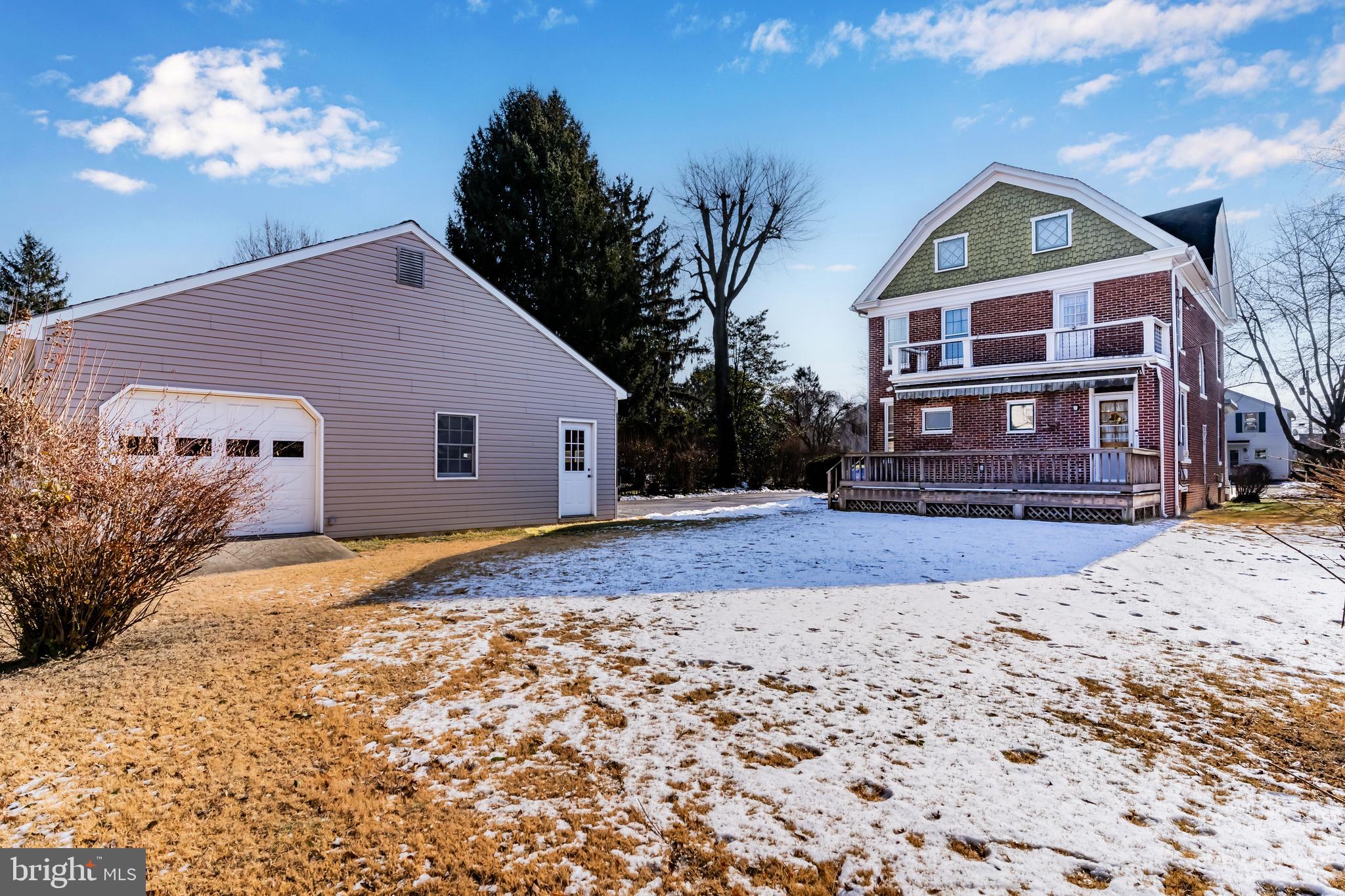 SOUTH EARLINGTON - Residential