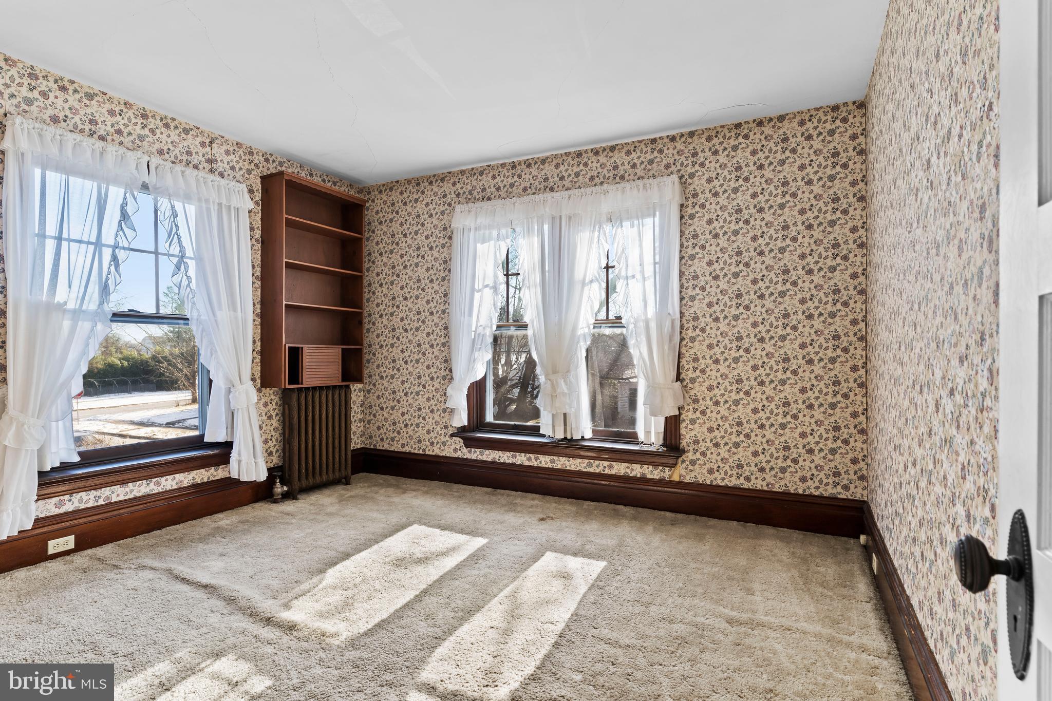 SOUTH EARLINGTON - Residential