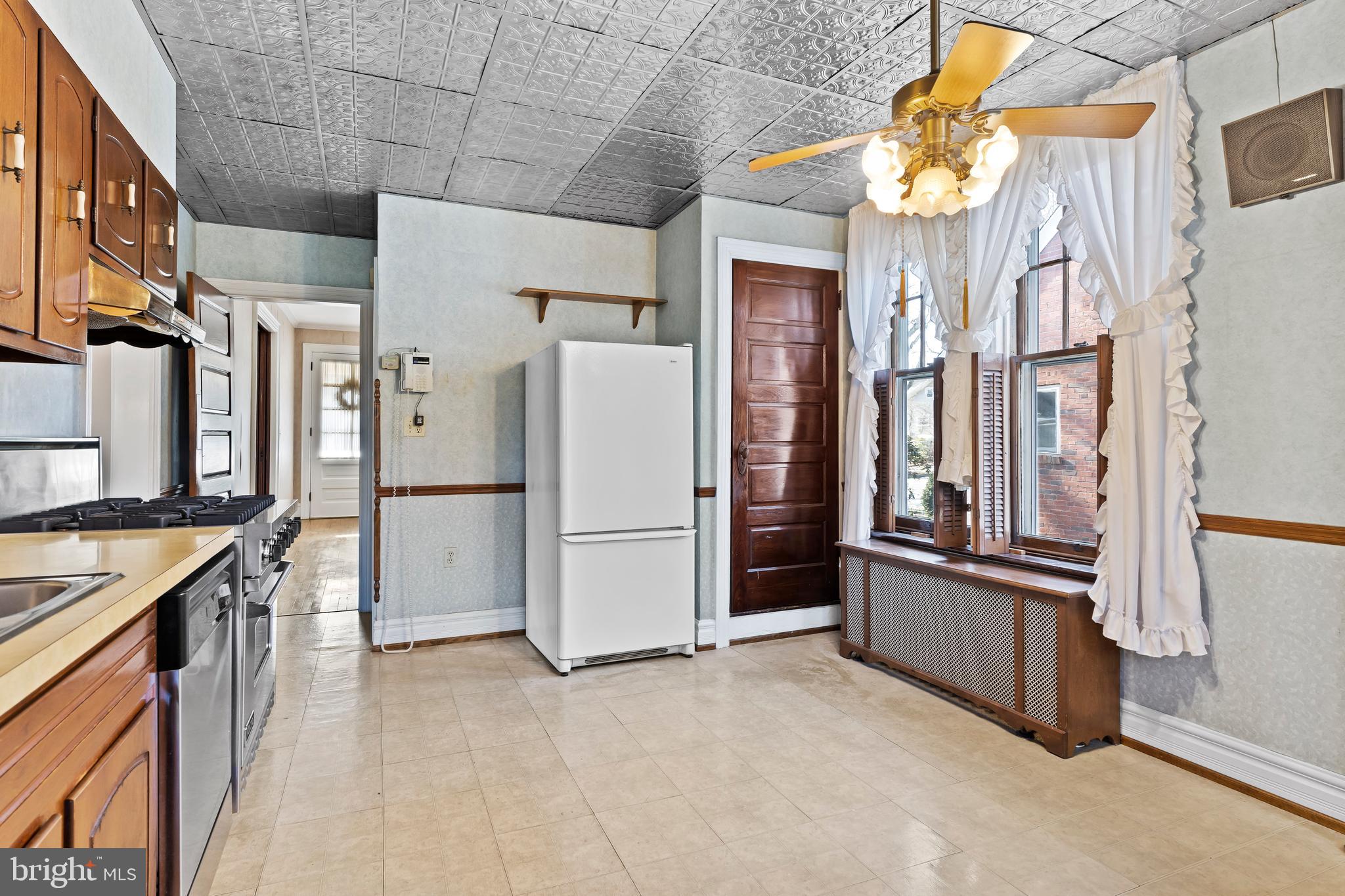 SOUTH EARLINGTON - Residential