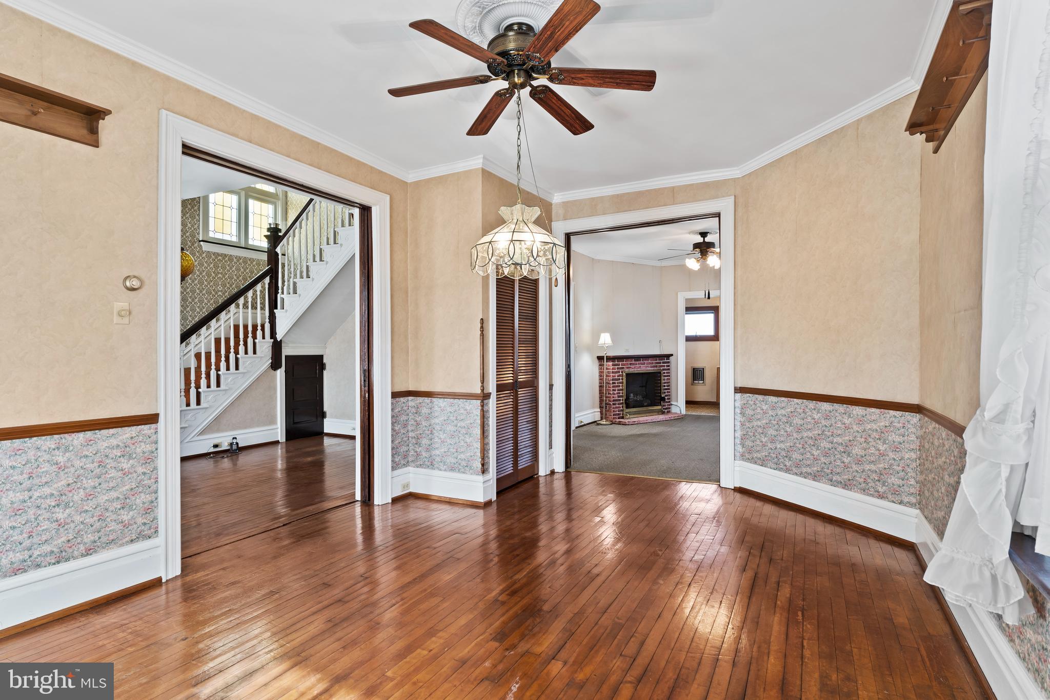 SOUTH EARLINGTON - Residential