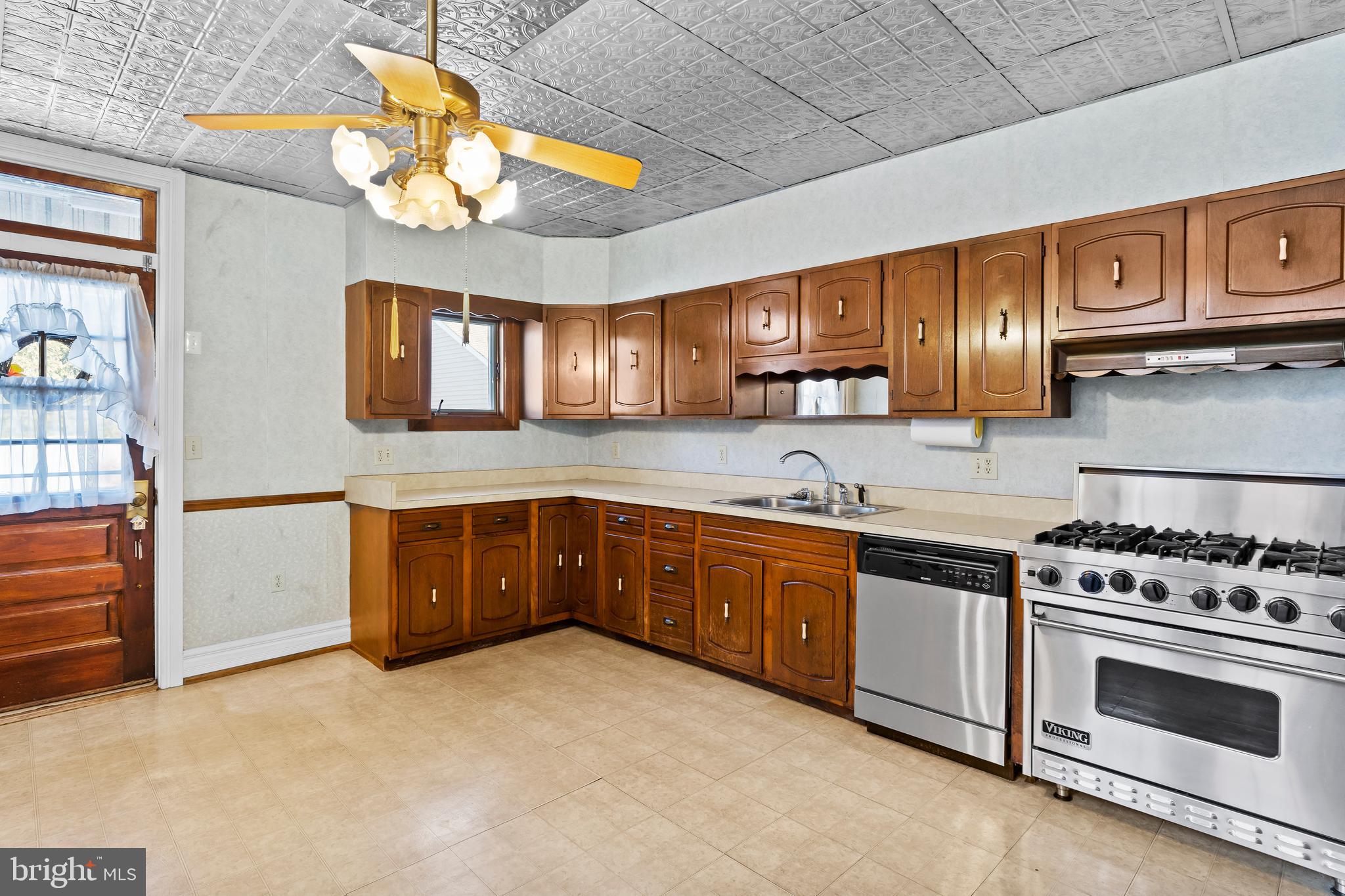 SOUTH EARLINGTON - Residential