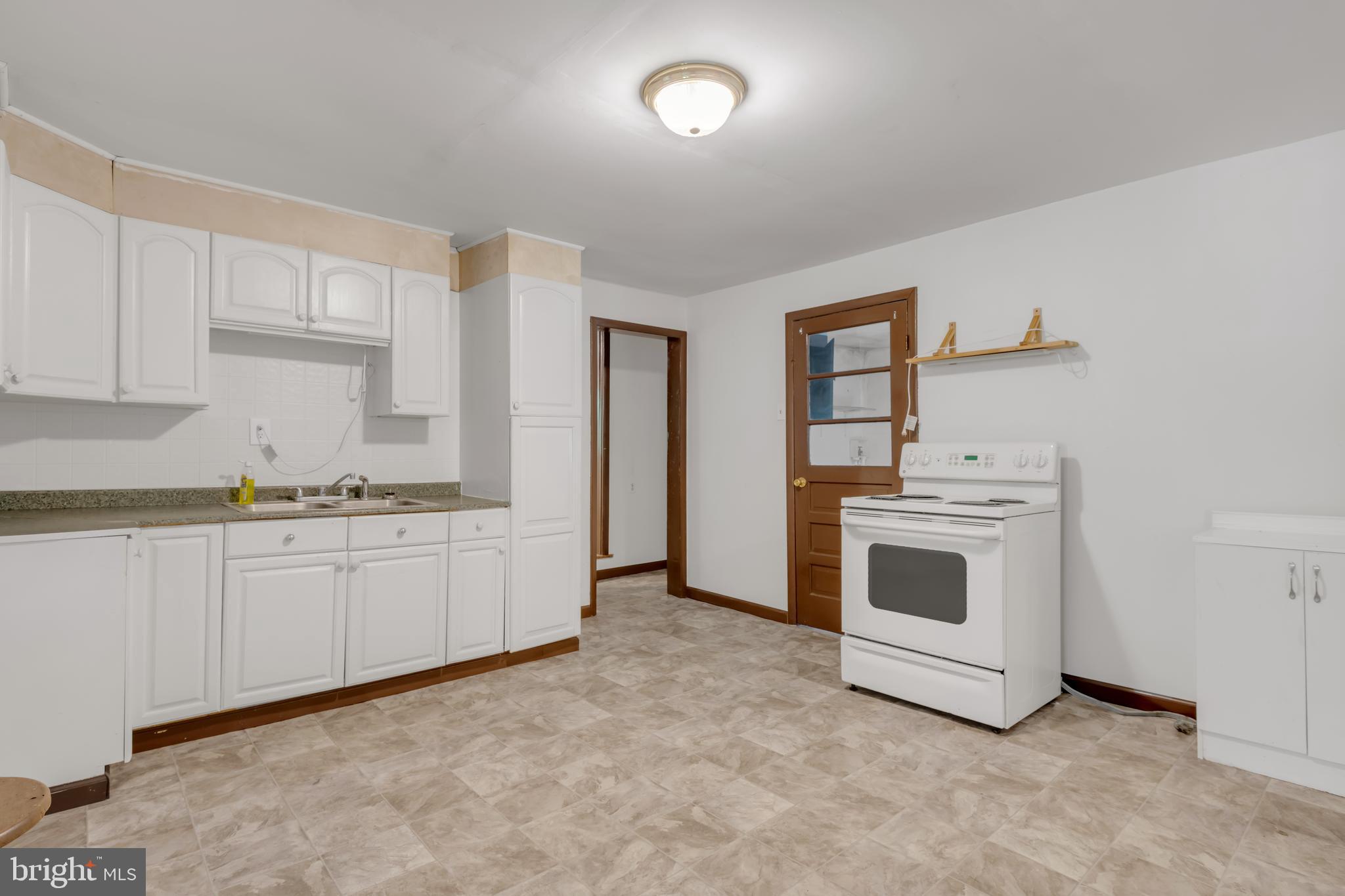 12528 SEAVOLT ROAD