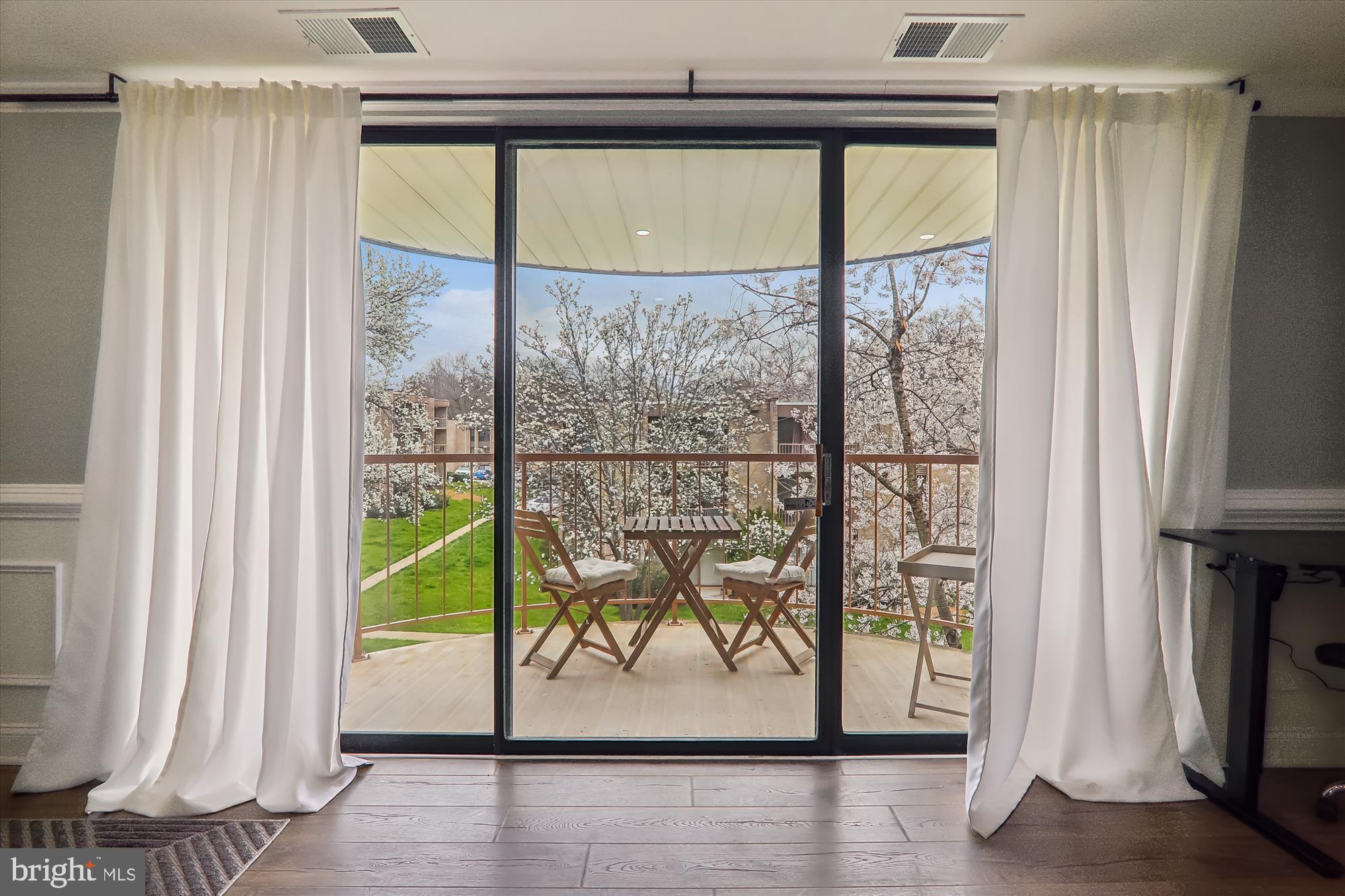 HUNTLEY SQUARE CONDOMINIUMS - Residential