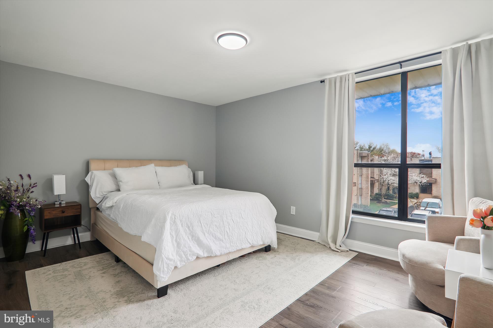 HUNTLEY SQUARE CONDOMINIUMS - Residential