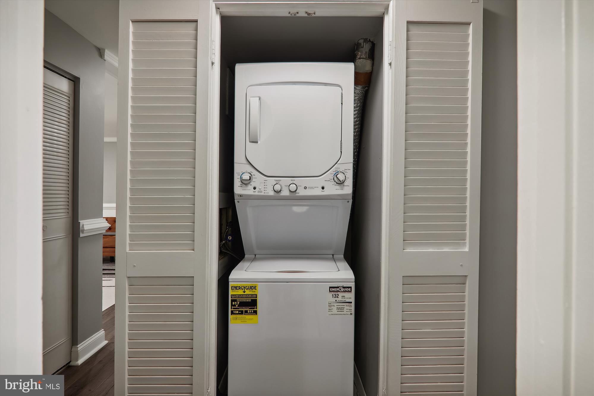 HUNTLEY SQUARE CONDOMINIUMS - Residential