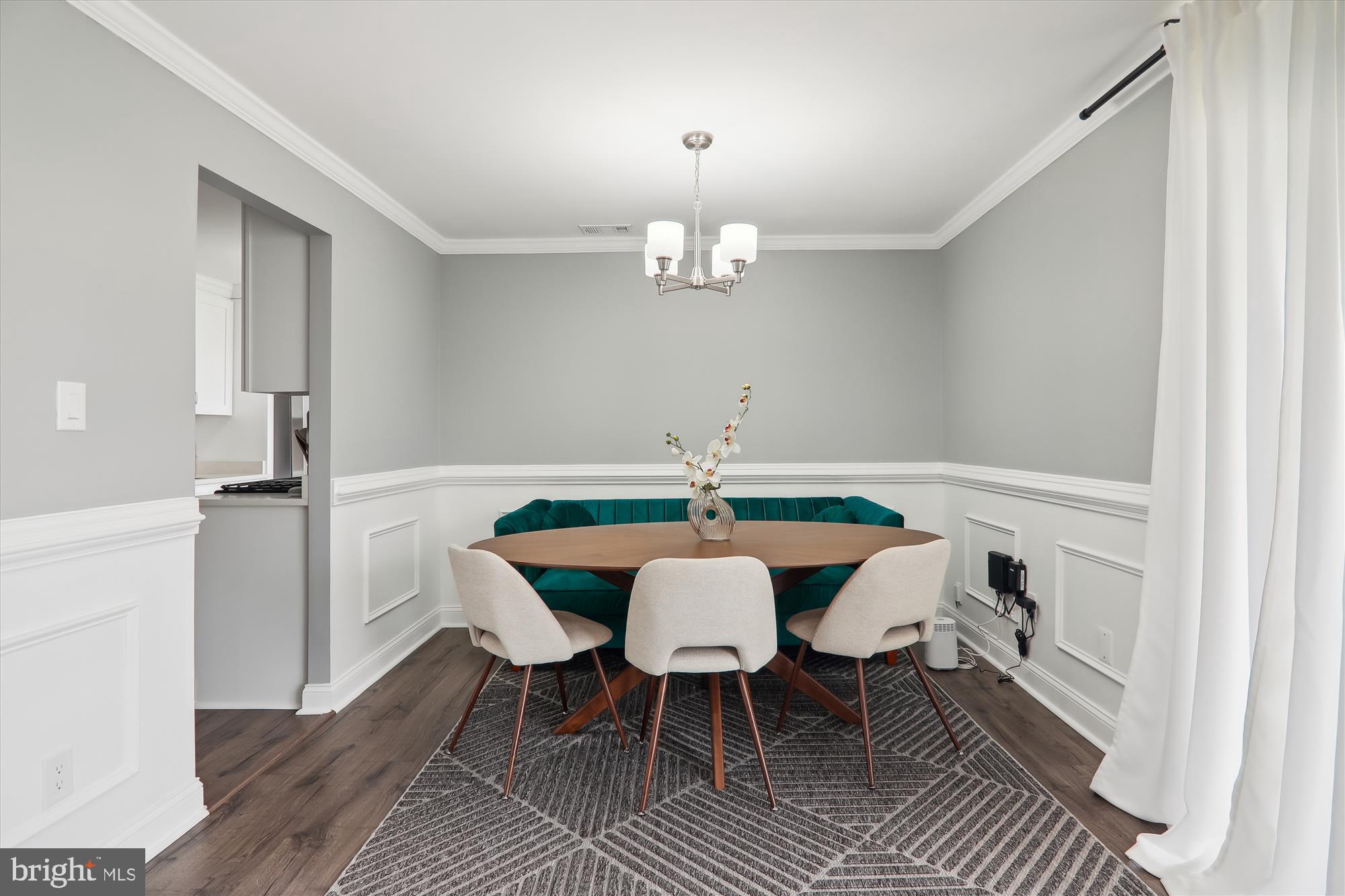 HUNTLEY SQUARE CONDOMINIUMS - Residential