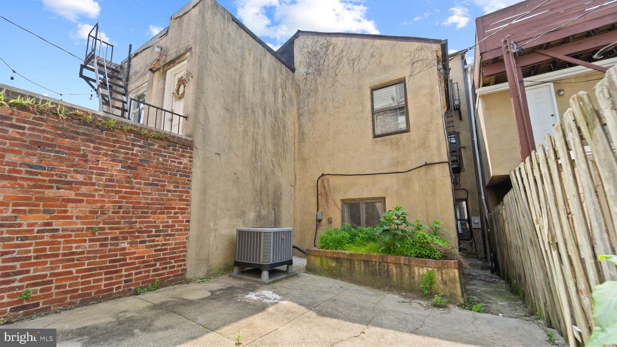 FEDERAL HILL HISTORIC DISTRICT - Residential Lease