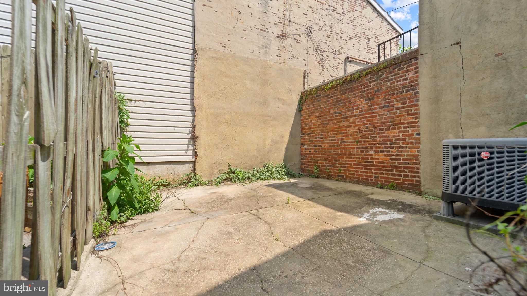 FEDERAL HILL HISTORIC DISTRICT - Residential Lease