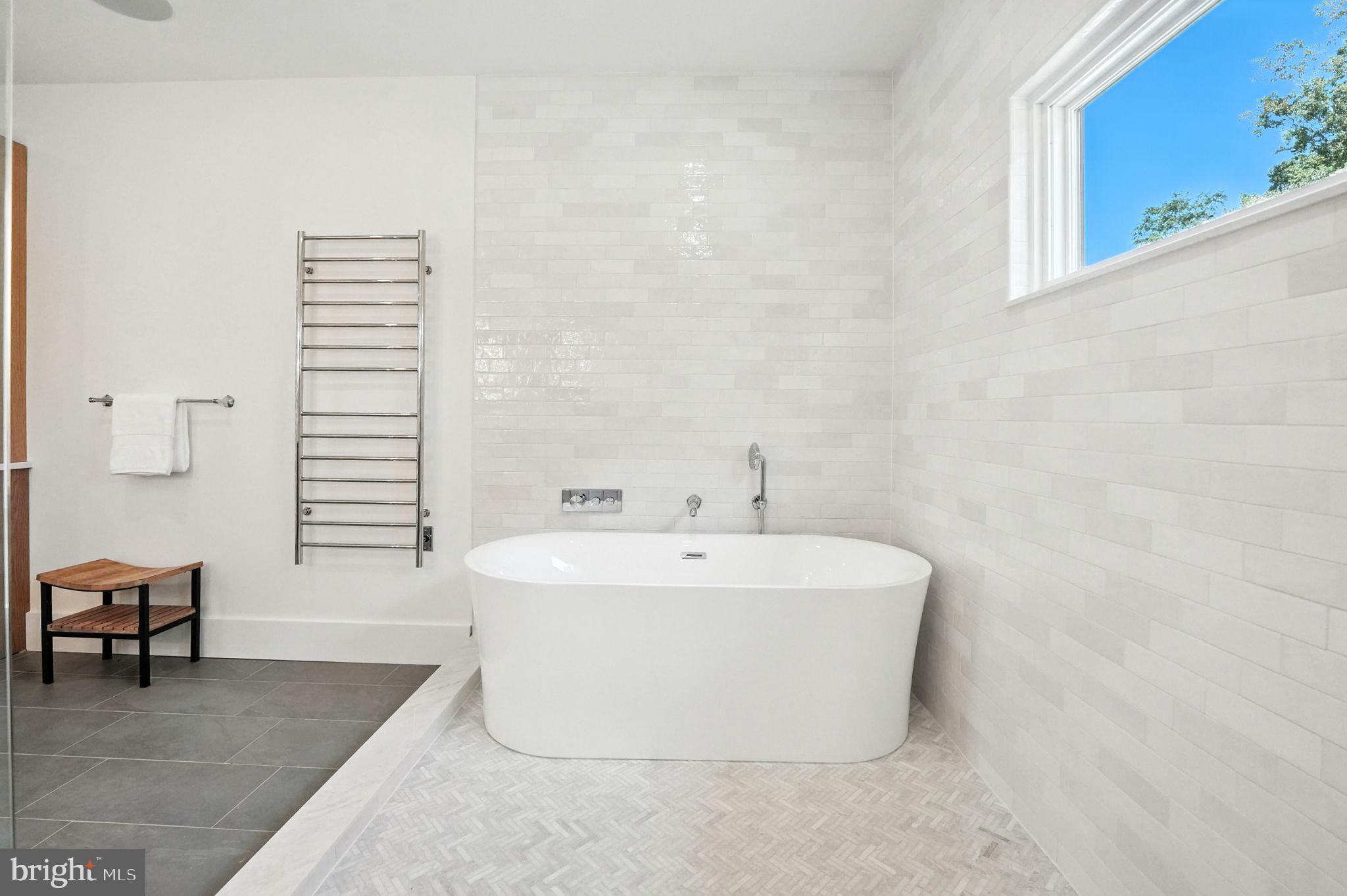 PINE RIDGE - Residential