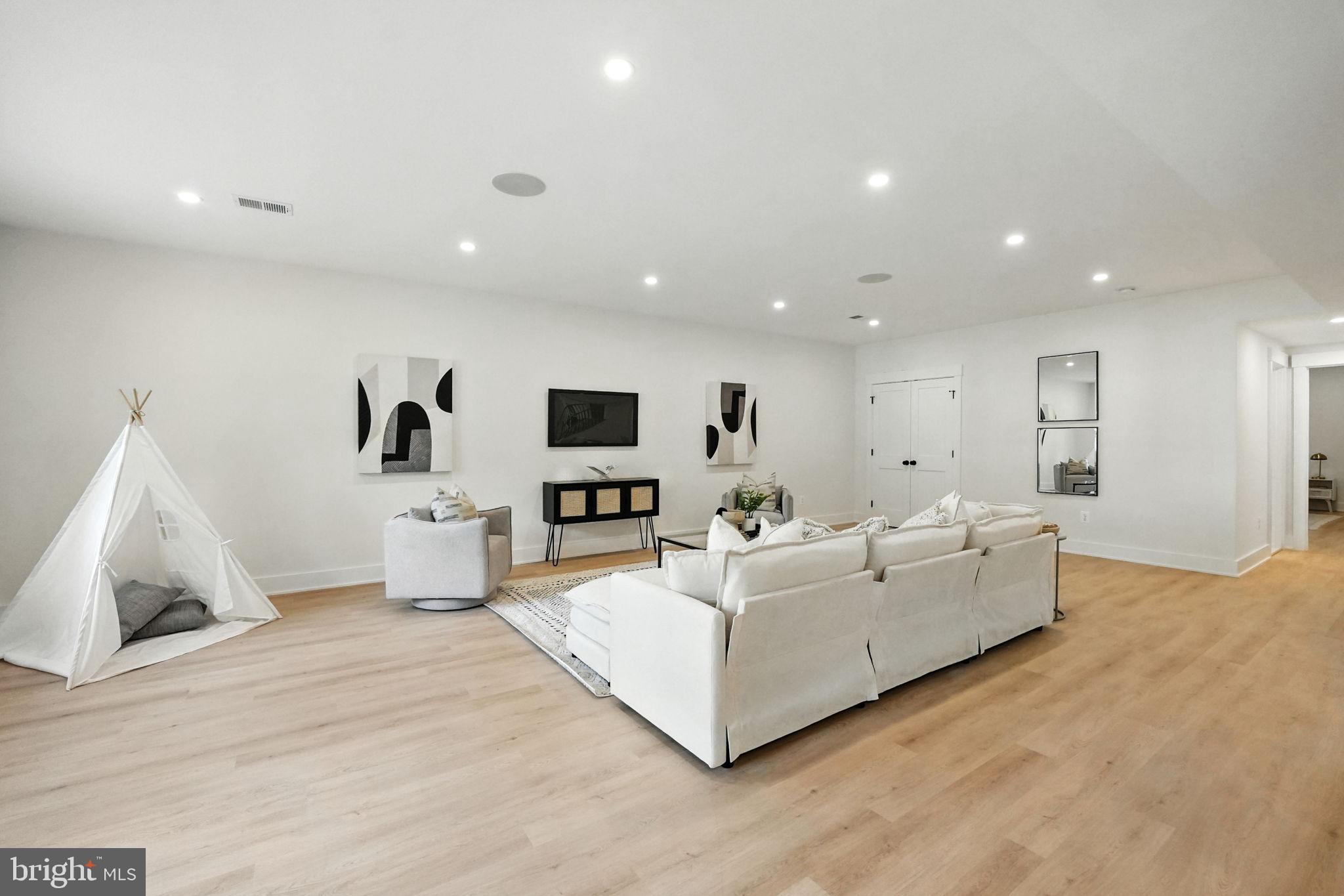 PINE RIDGE - Residential