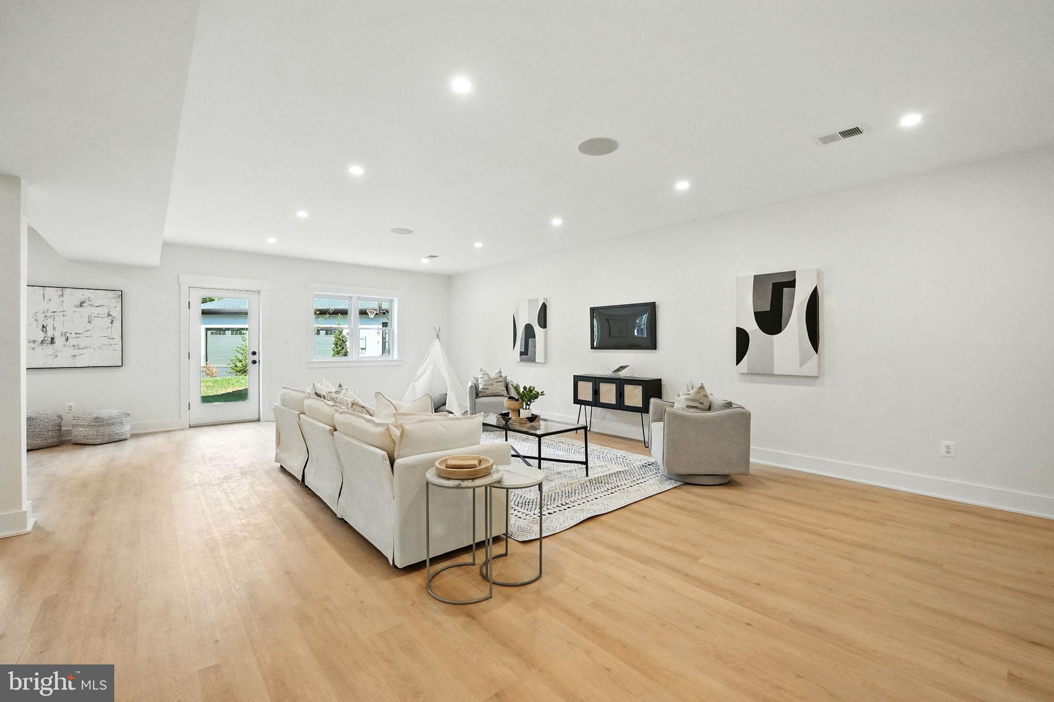 PINE RIDGE - Residential