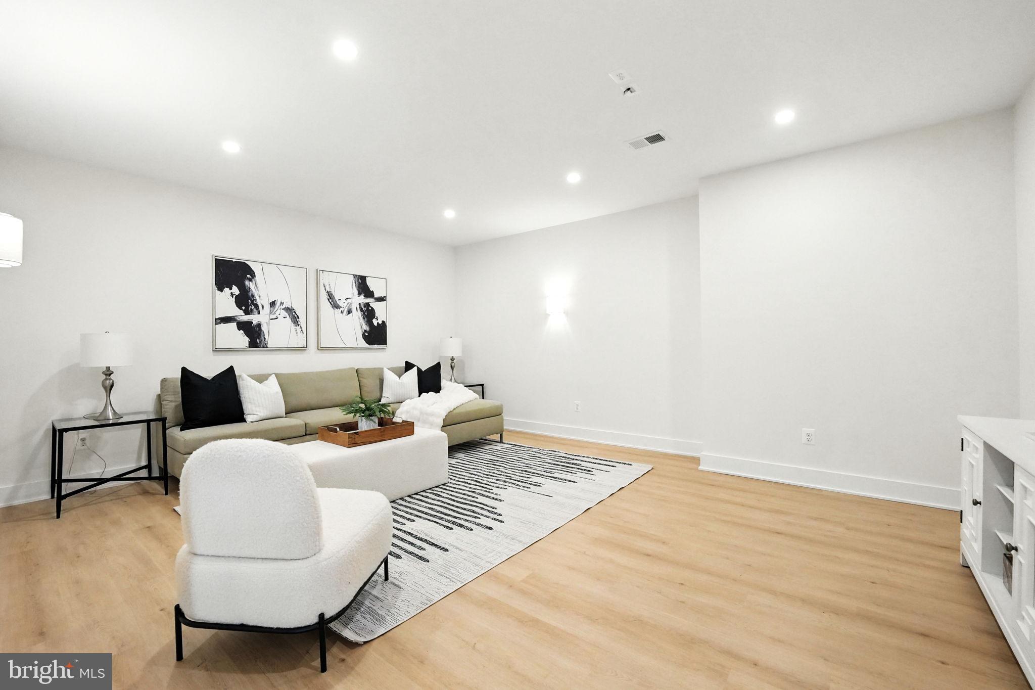 PINE RIDGE - Residential