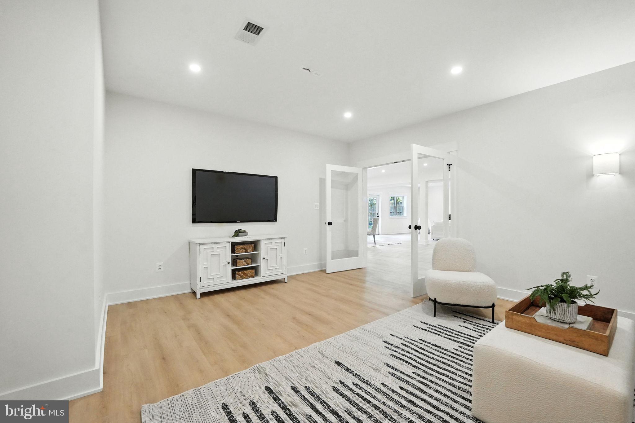 PINE RIDGE - Residential