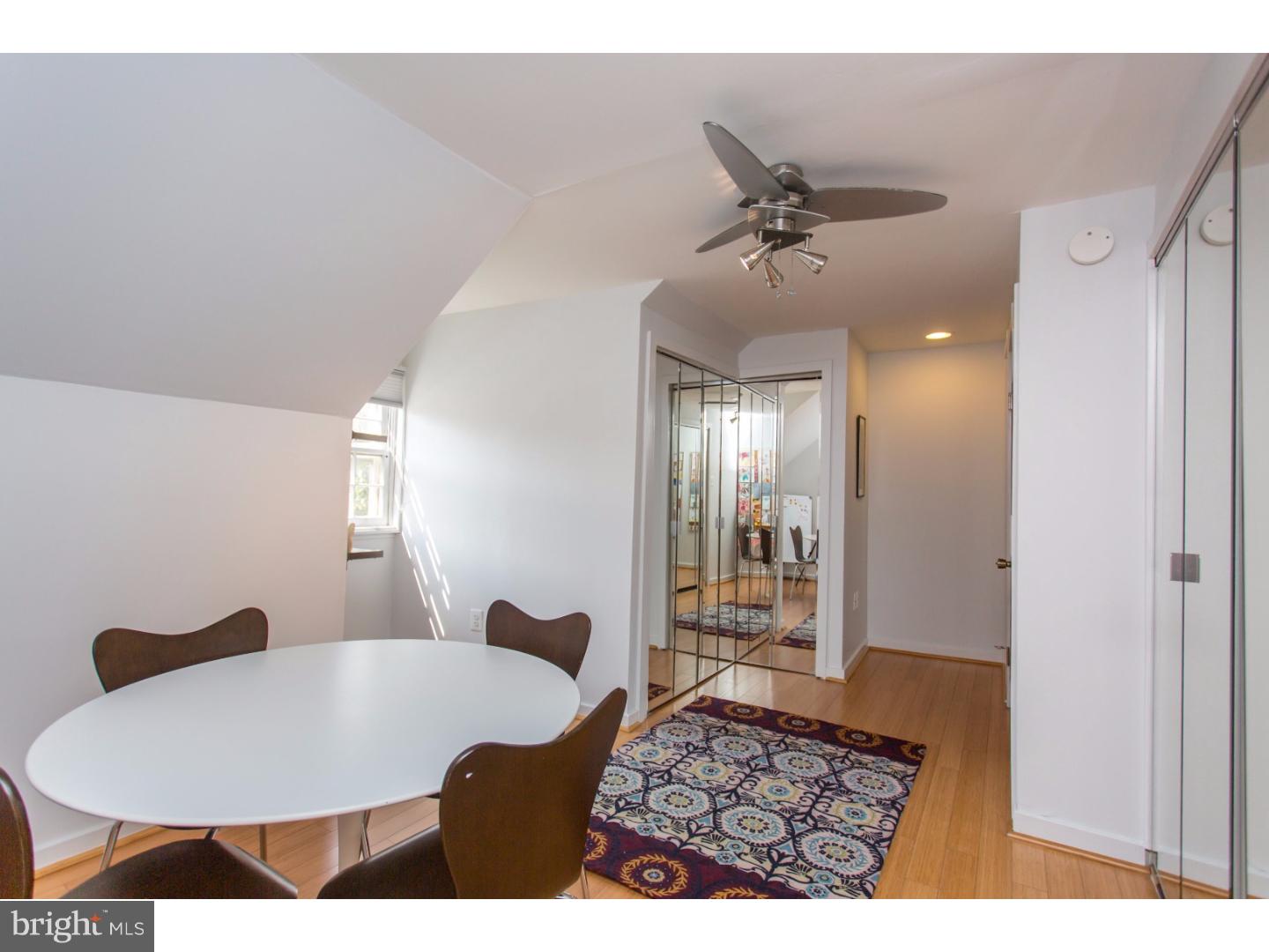 QUEEN VILLAGE - Residential