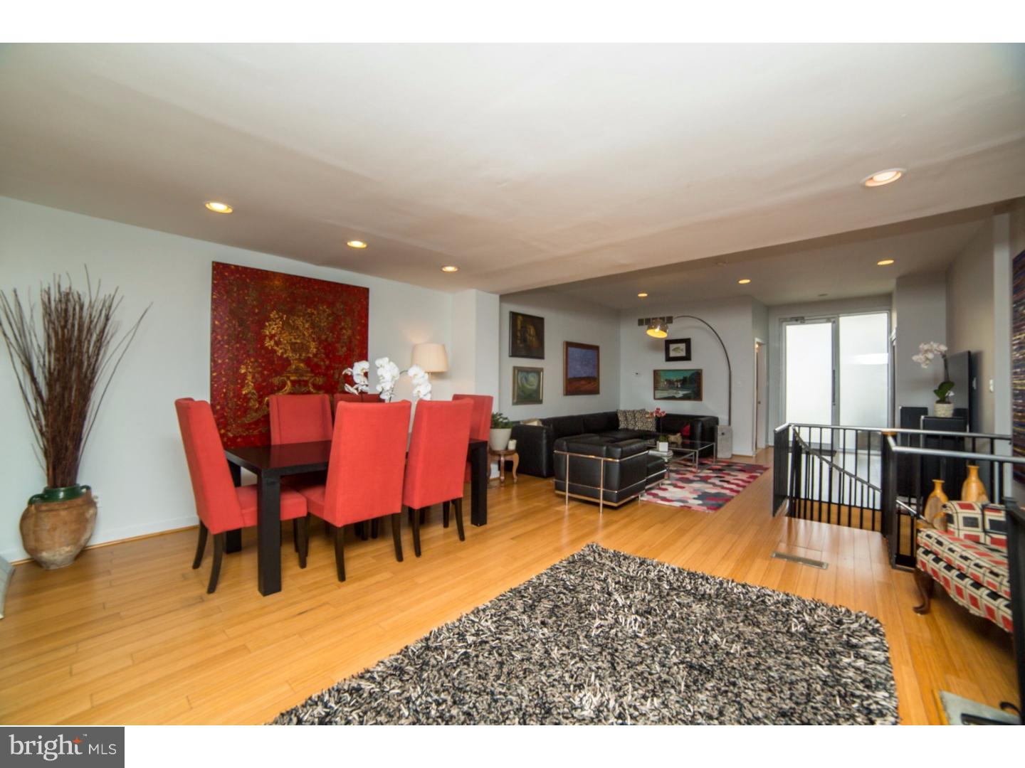 QUEEN VILLAGE - Residential