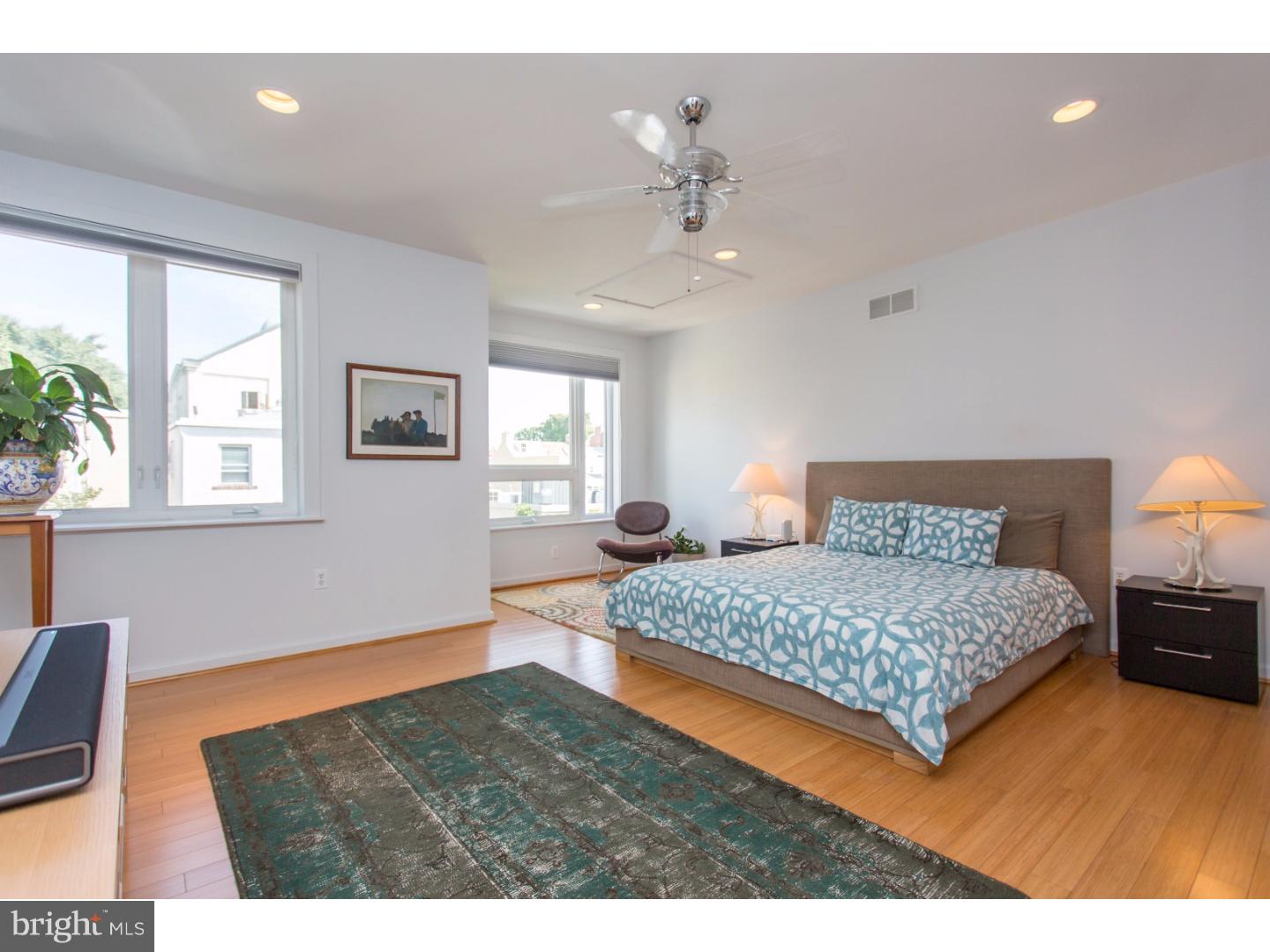 QUEEN VILLAGE - Residential