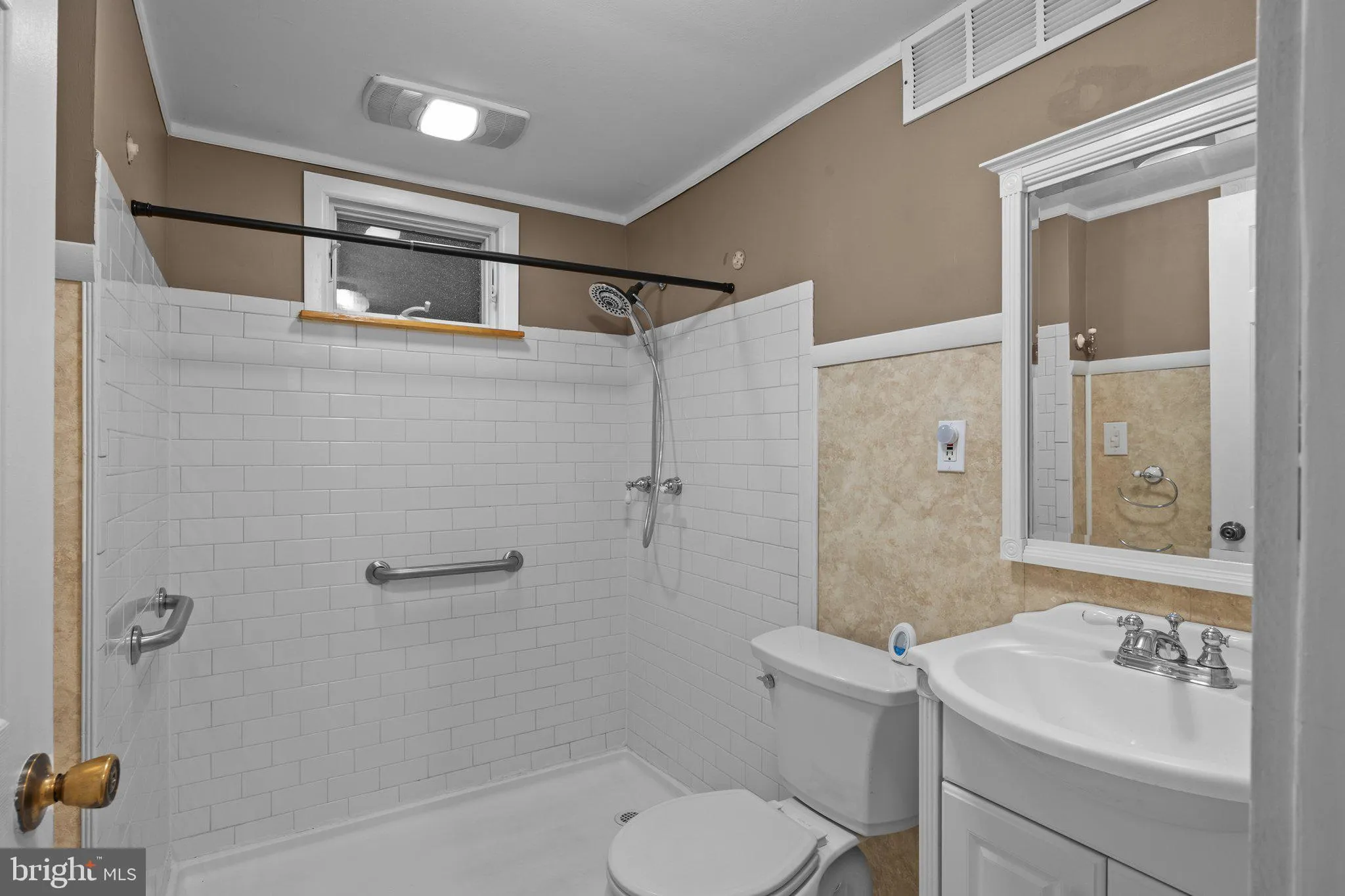 Bristol, Pennsylvania 19007, United States, 4 Bedrooms Bedrooms, ,2 BathroomsBathrooms,Residential,Coming Soon,93865