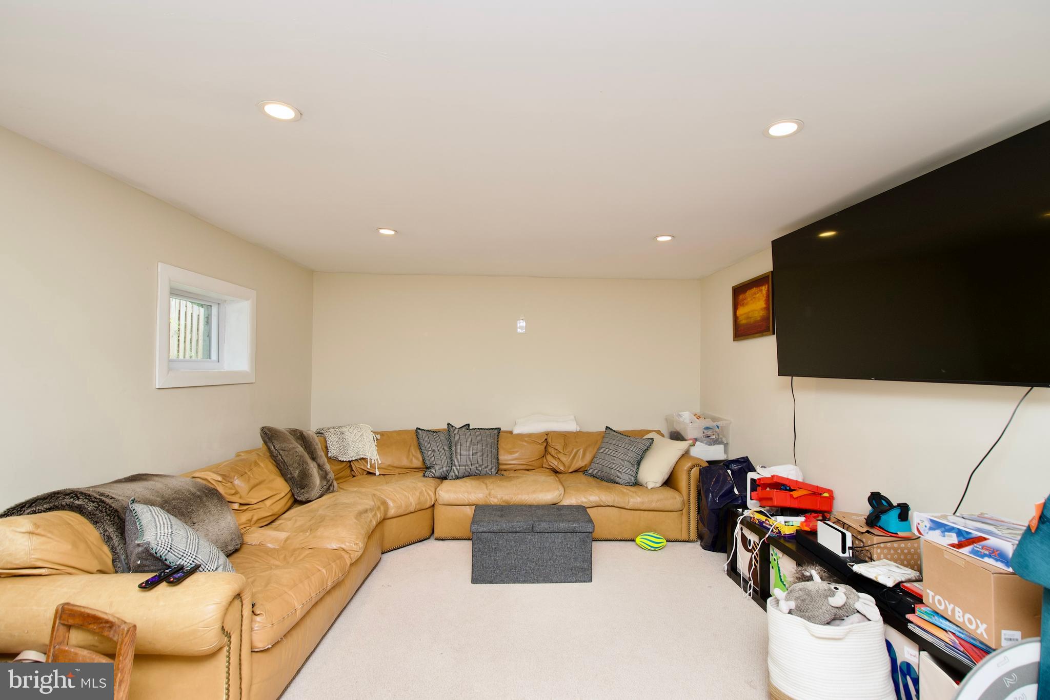 WINDOVER HEIGHTS - Residential Lease