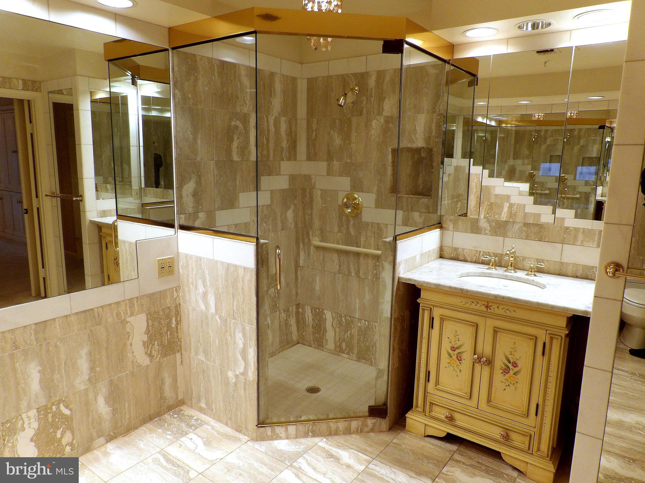 TUSCANY CANTERBURY - Residential