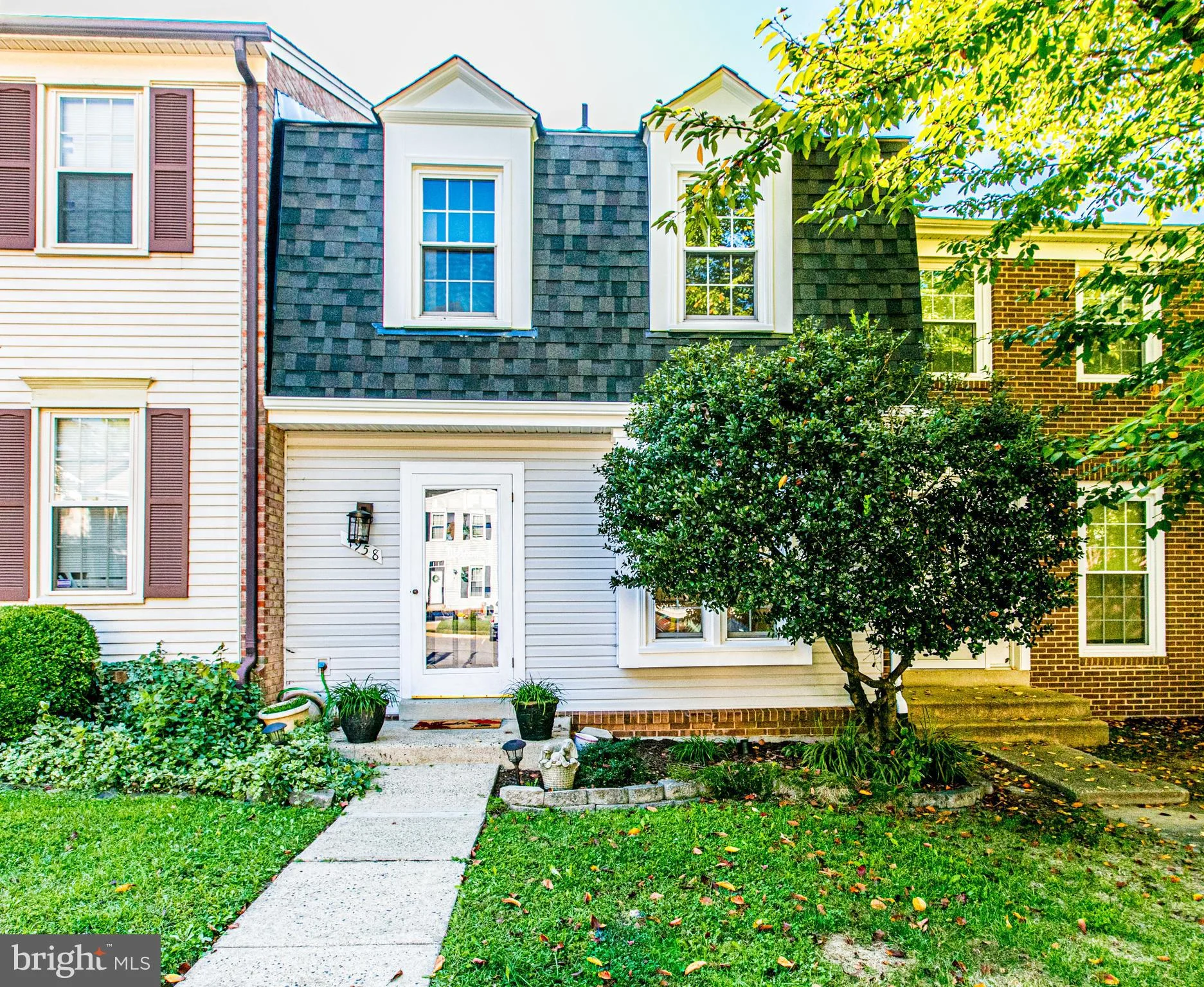 7958 Forest Path Way, Springfield, VA 22153