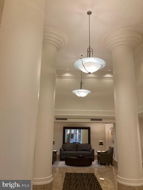 CARLYLE TOWERS CONDOMINIUM - Residential Lease