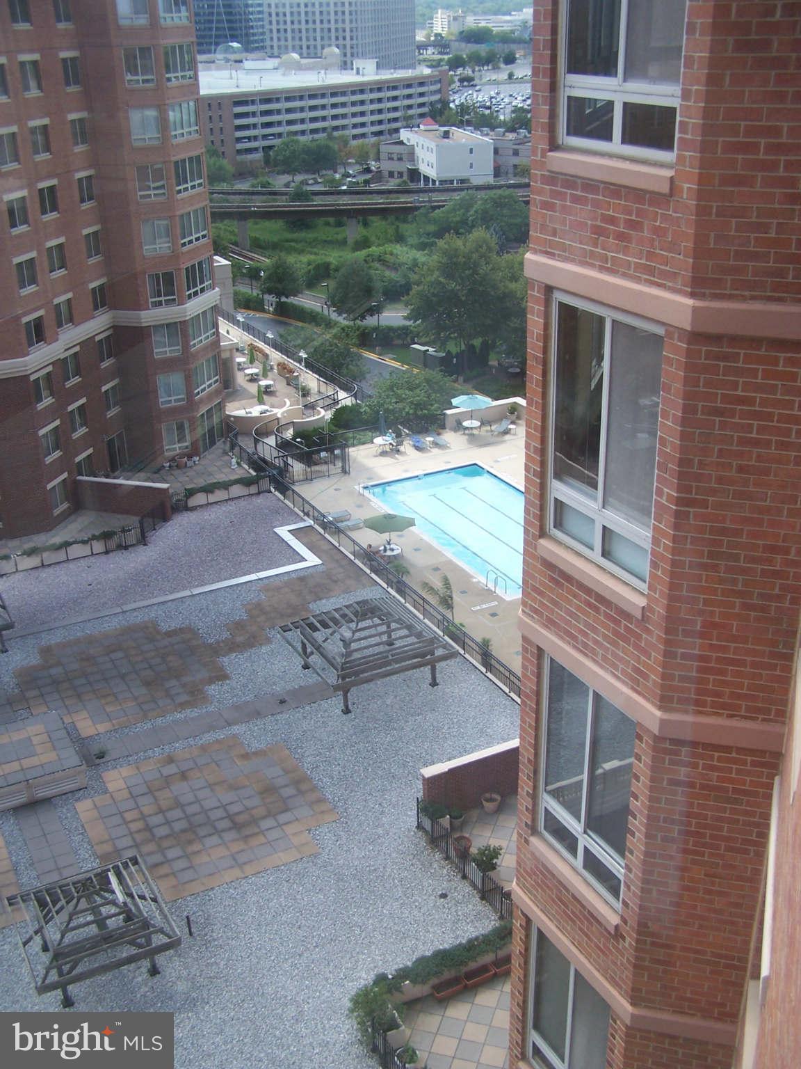 CARLYLE TOWERS CONDOMINIUM - Residential Lease