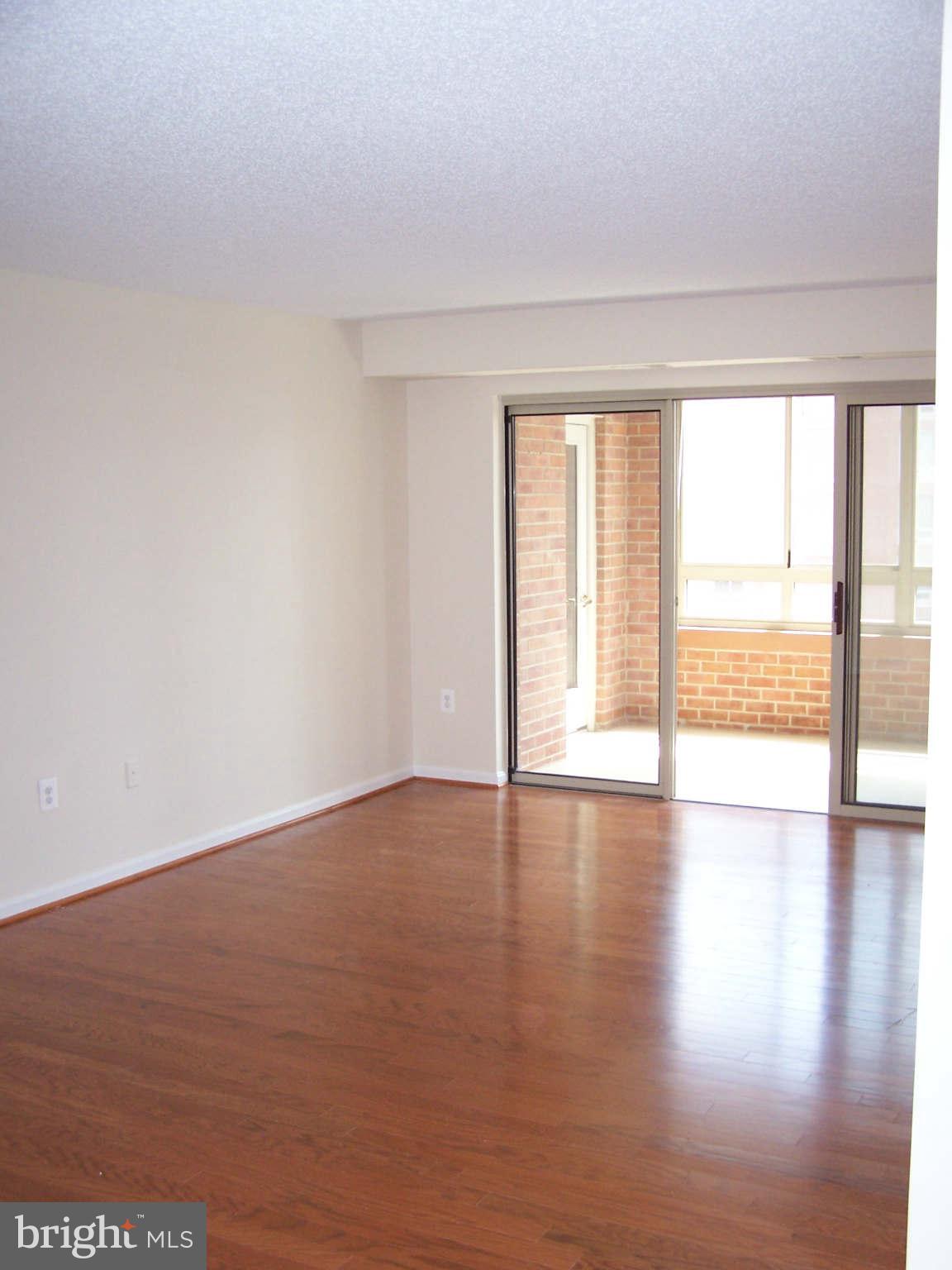 CARLYLE TOWERS CONDOMINIUM - Residential Lease