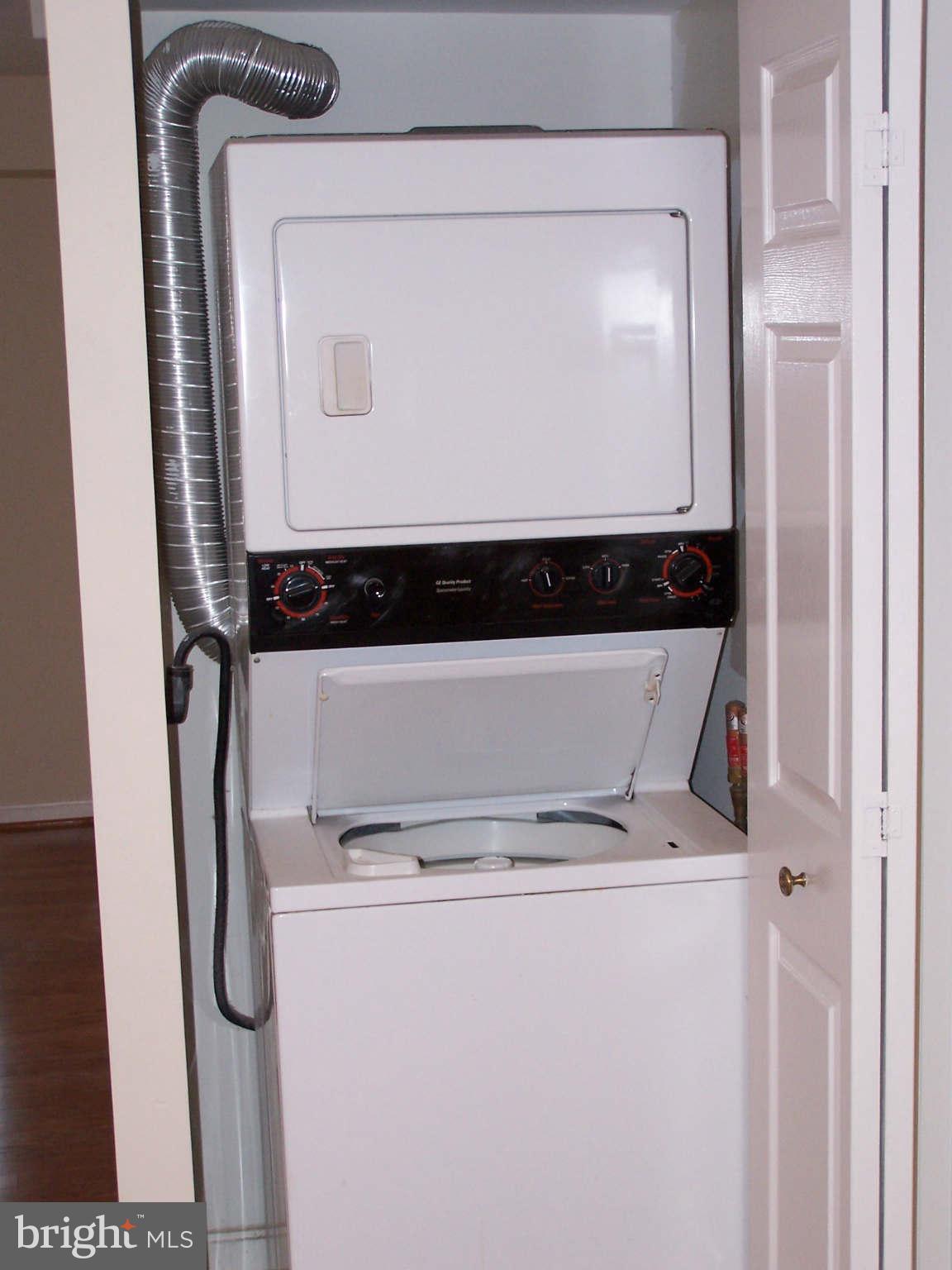 CARLYLE TOWERS CONDOMINIUM - Residential Lease