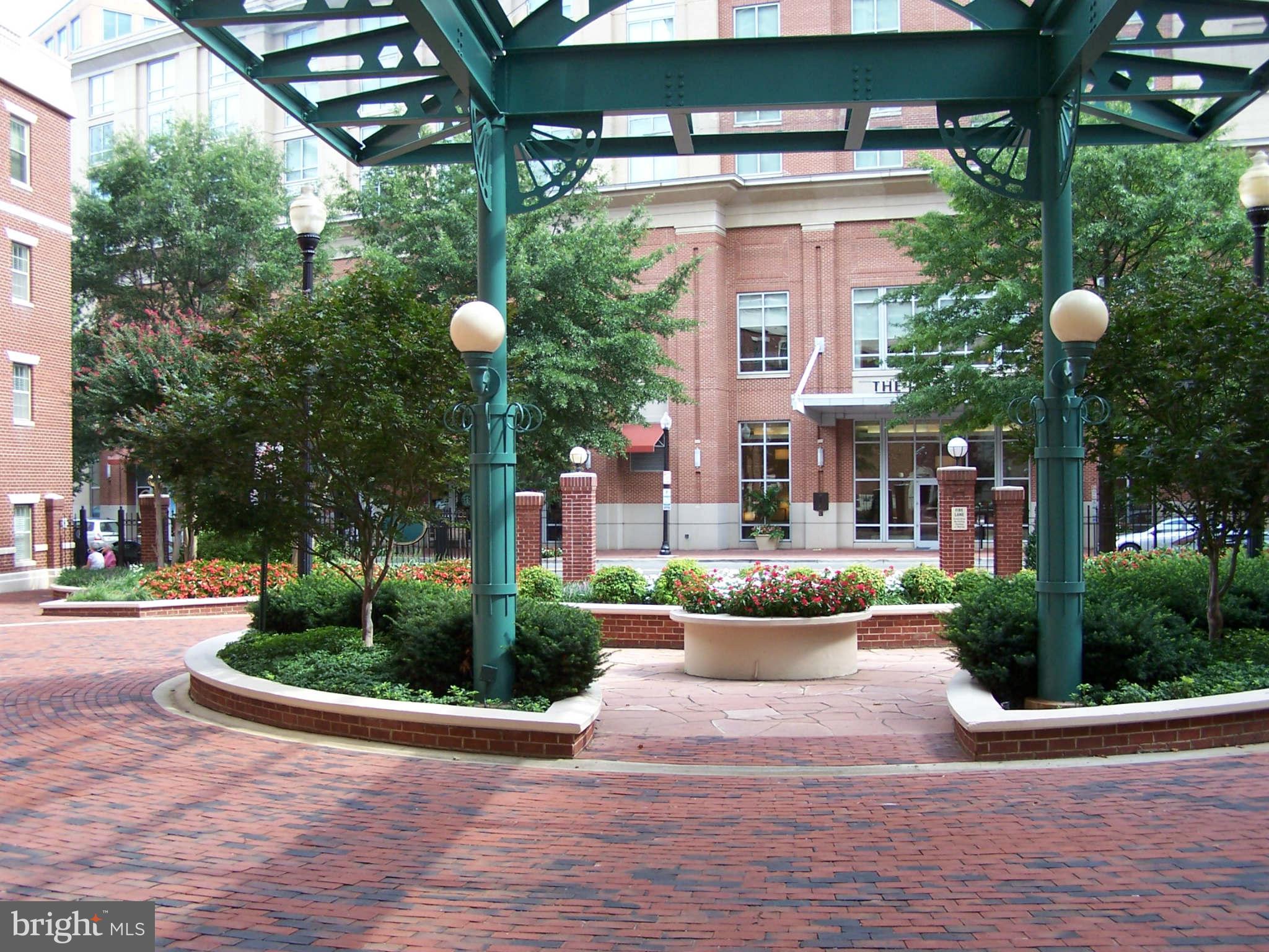 CARLYLE TOWERS CONDOMINIUM - Residential Lease