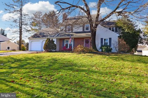 Photo of 588 Crosswinds Drive, LITITZ, PA 17543 (MLS # PALA2081552)