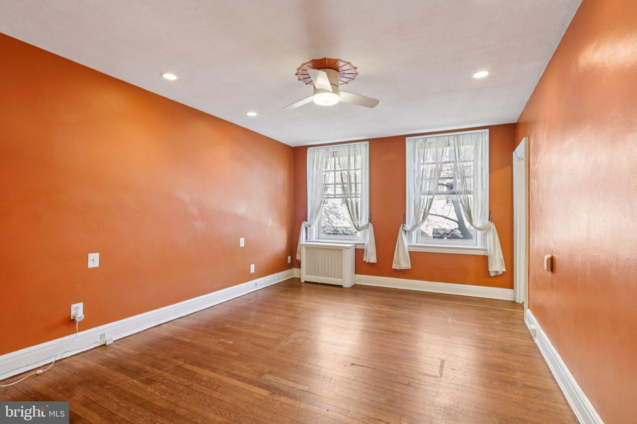 UNIVERSITY CITY - Residential