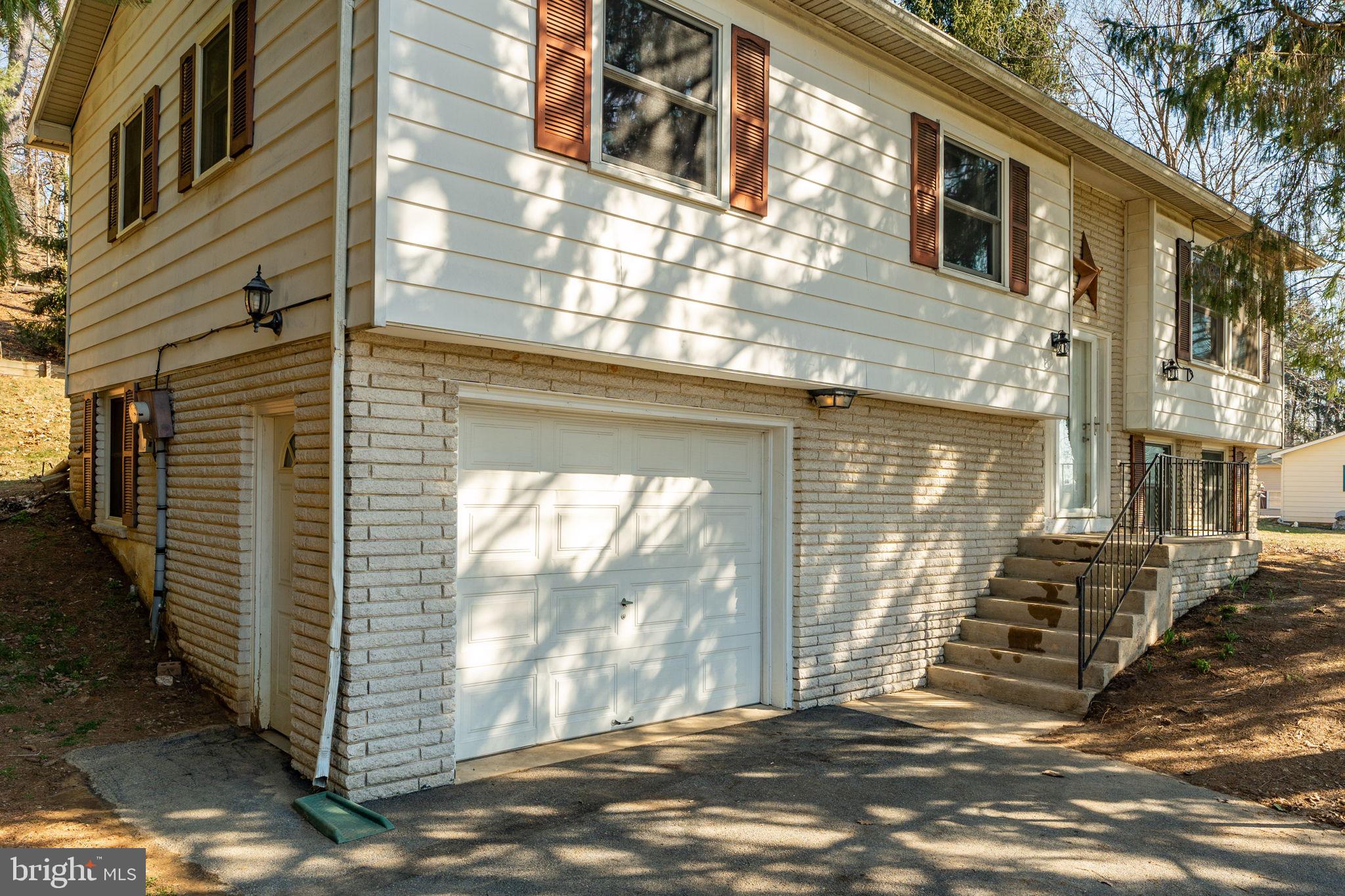 5 DOGWOOD LANE