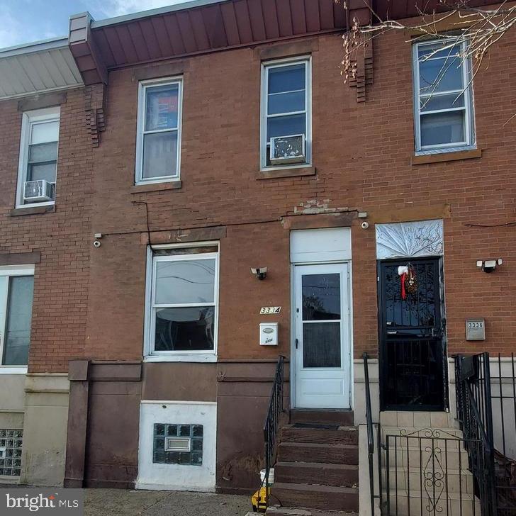 Get Ready to Grab Yourself this Great Townhome "that needs some sweat equity."
This property has a Straight-Thru Design and features 1,064 Interior Square feet of Living Space with Property taxes that are estimated at only $1.055 a year for 2025.
Take a Good Look at this property.... Opportunity is Knocking.
Currently Rented on a Month to Month Basis with Very Long Term Tenant.
Call Today and Make This Easy Flip or Rental Yours to Live In or just as a Wise Investment!
