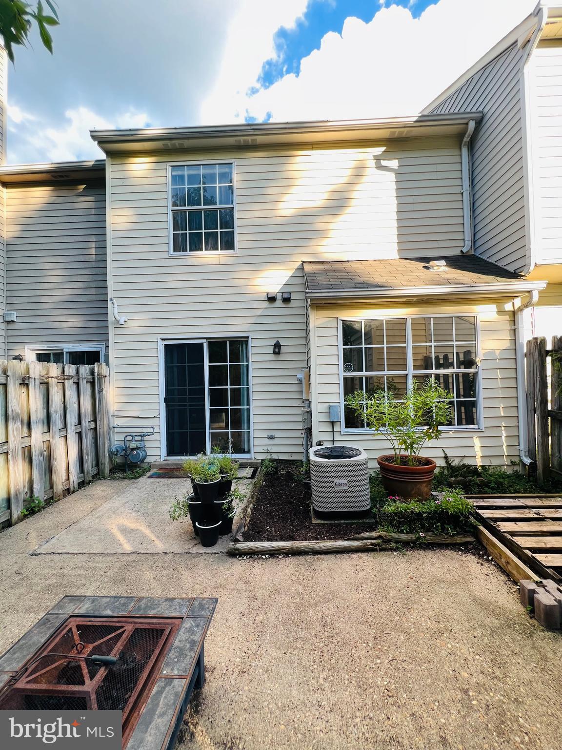 VILLAGES OF SALEM STATION - Residential