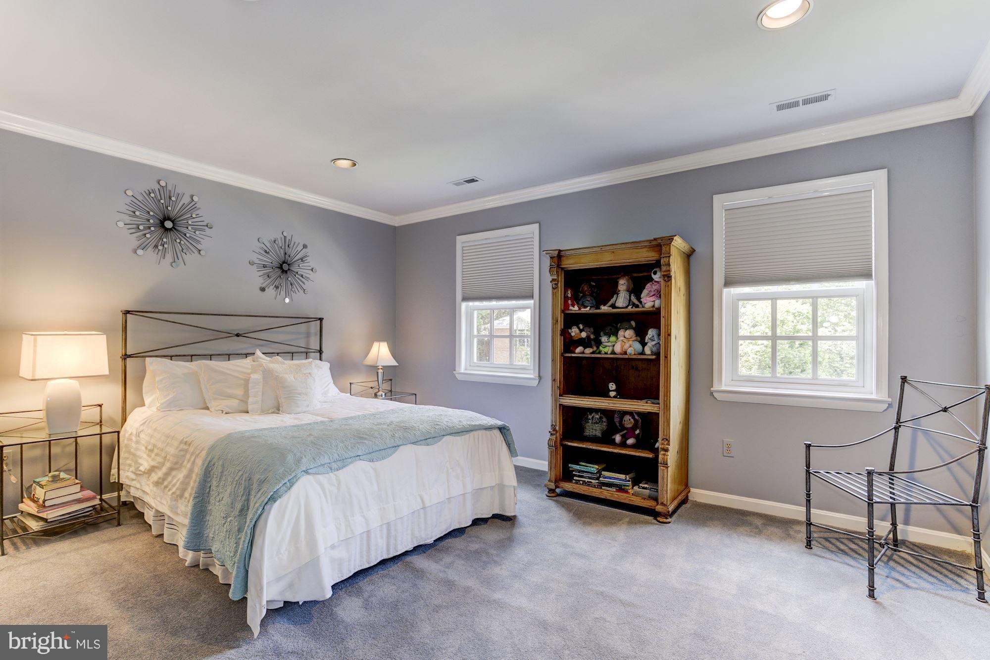 CHAIN BRIDGE FOREST - Residential