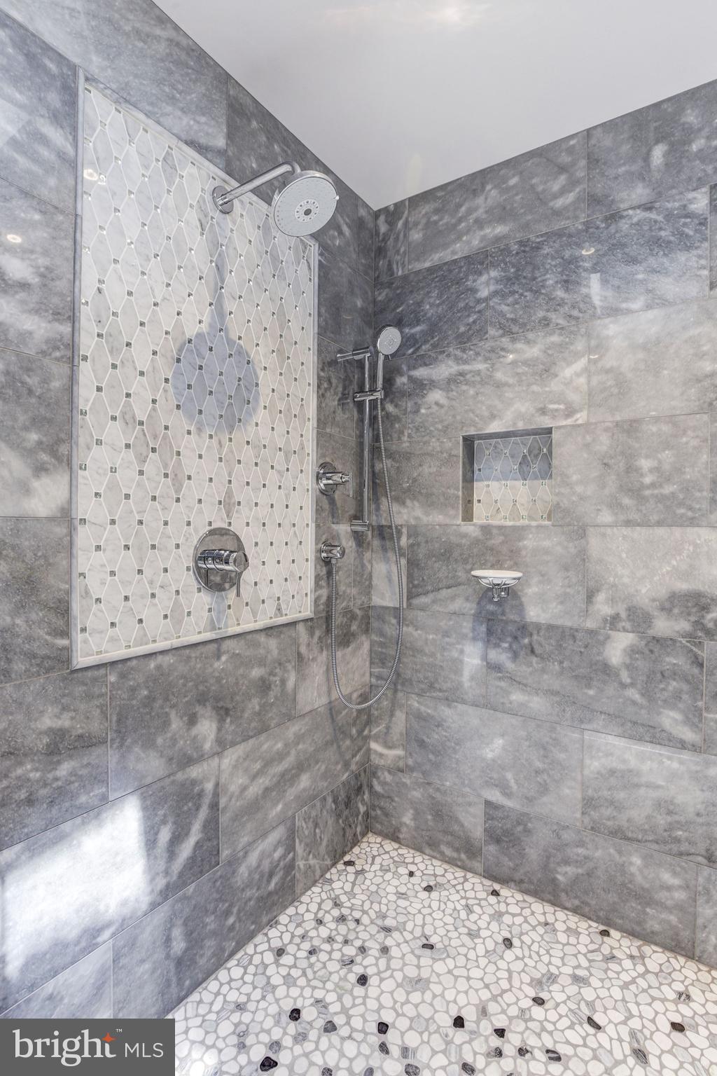 CHAIN BRIDGE FOREST - Residential