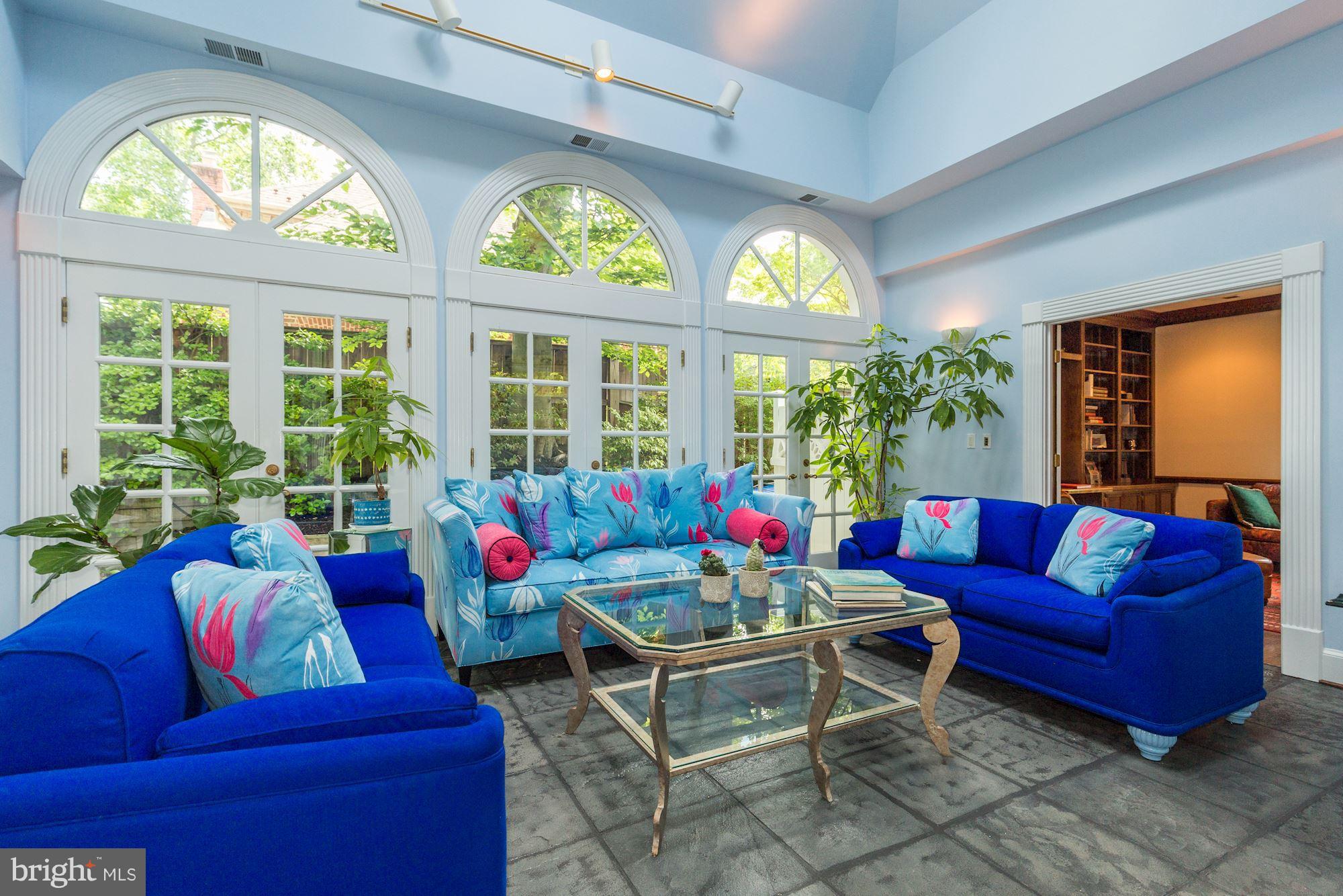 CHAIN BRIDGE FOREST - Residential