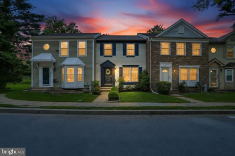 Townhouse For Sale - 17 Wensley Dale Court<br/> OWINGS MILLS, MD 21117
