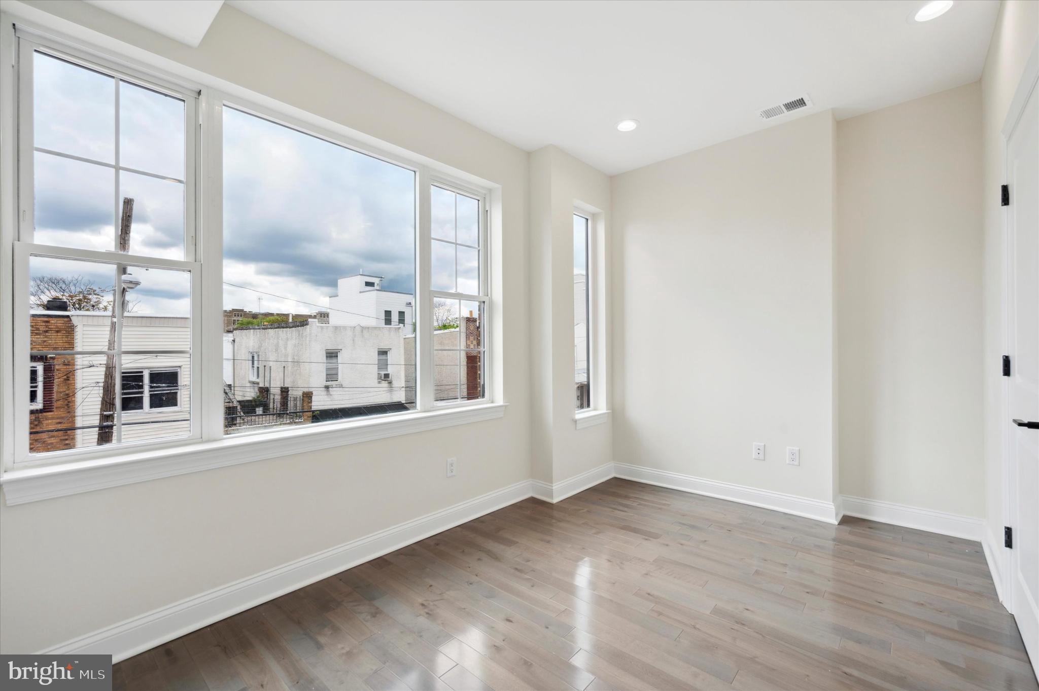 GRAYS FERRY - Residential