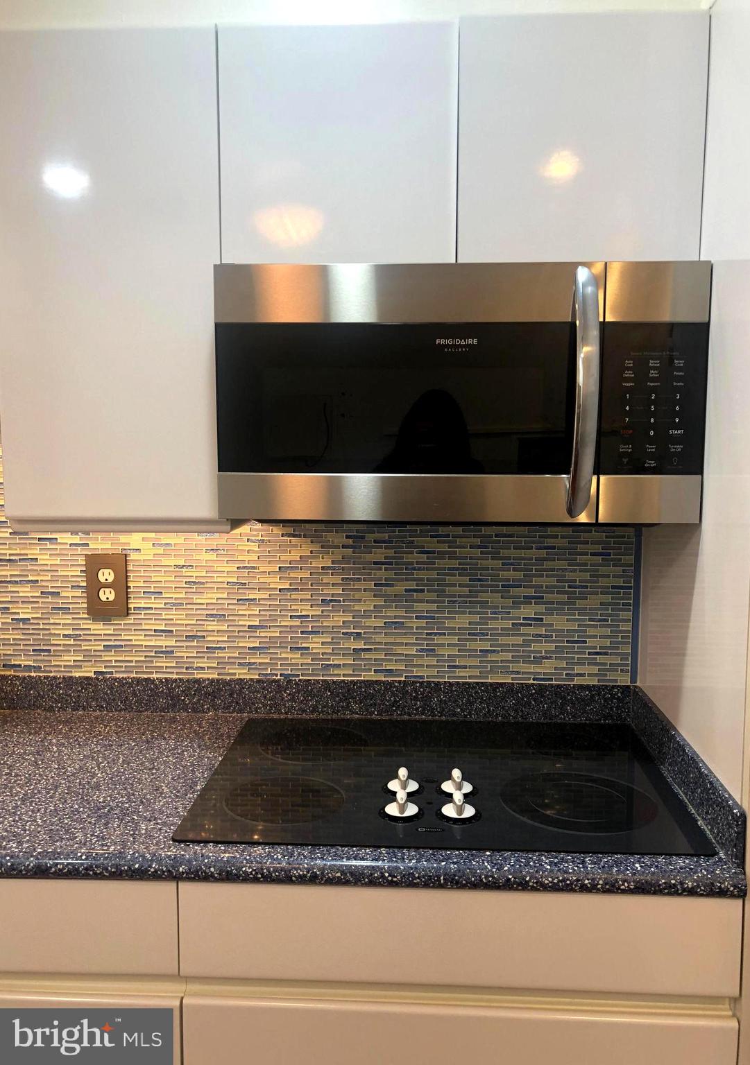 SUBURBAN OAKS - Residential