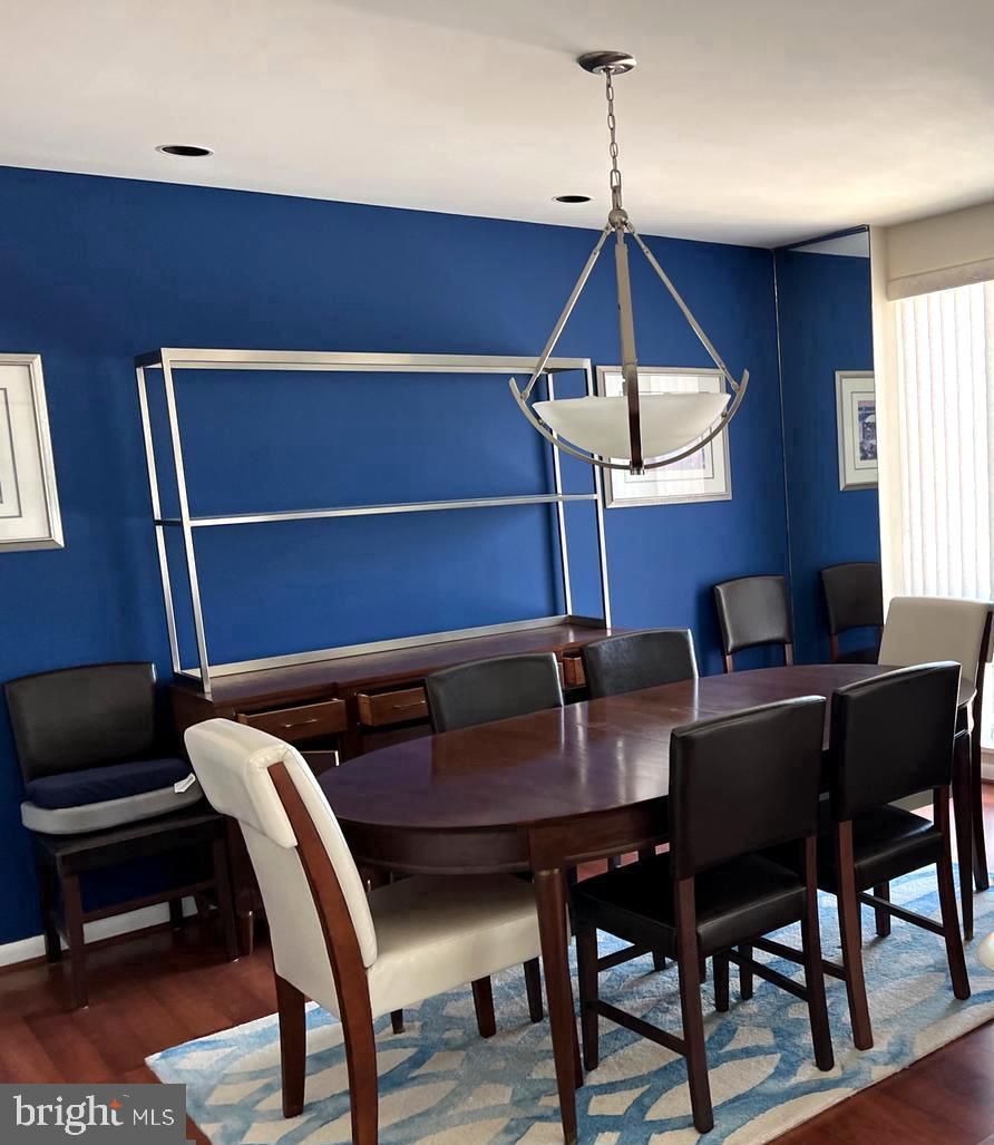 SUBURBAN OAKS - Residential